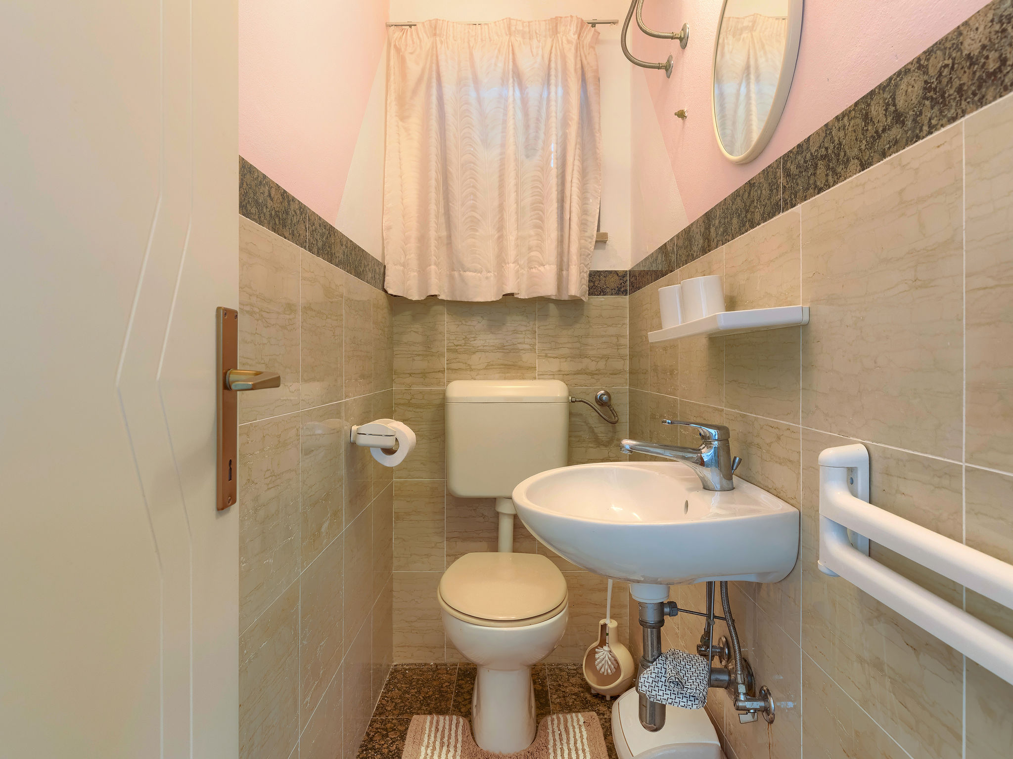 Villa Anita: Luxe 10-persoonsvakantiehuis met verwarmd zwembad in groene omgeving - foto 34