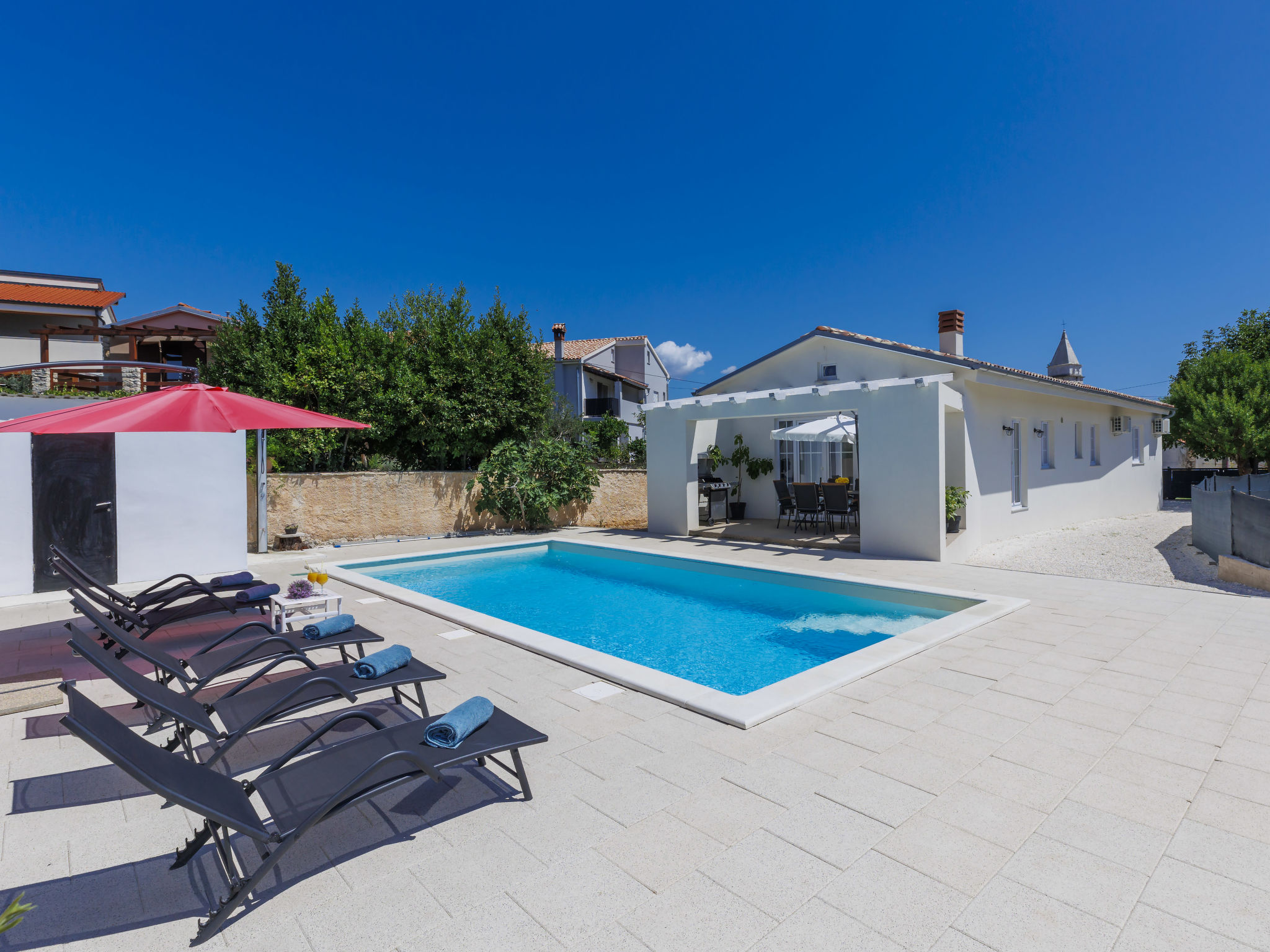 Vrijstaande vakantiewoning met privézwembad in Krnica, op 3 km van zee - foto 21