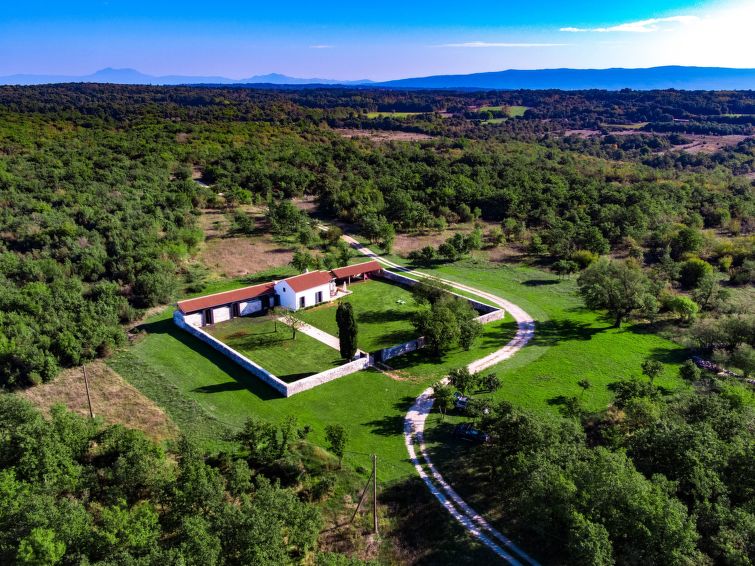 Vakantiehuis GreenSky in Pula/Krnica met open haard in Krnica