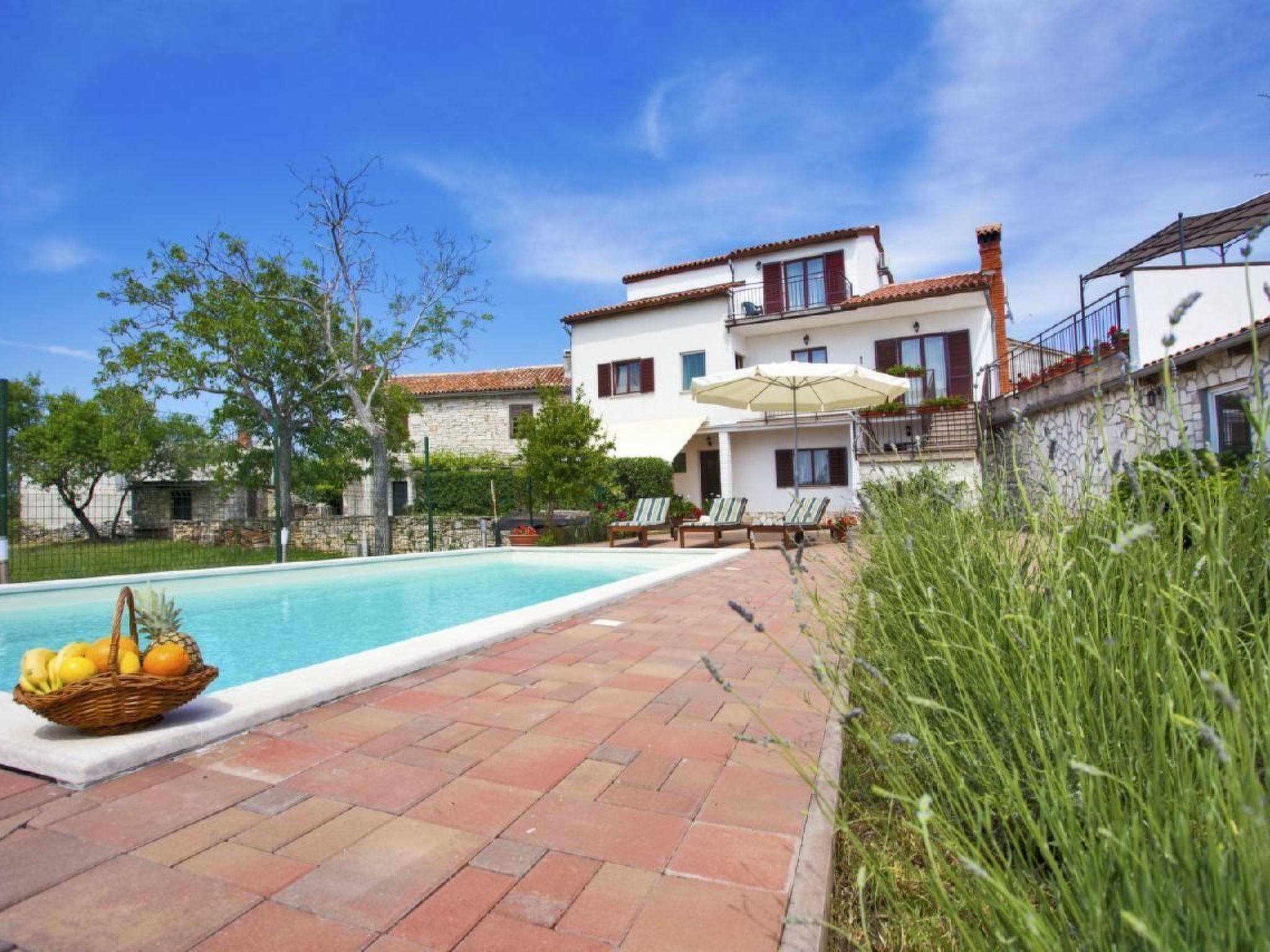 Im Dorf Kujići-Image-tags.info