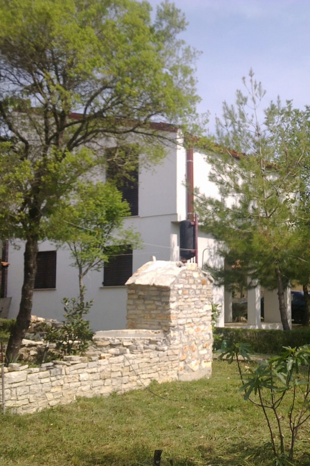 In Pavićini mit Grill, Terrasse und Garten-Image-tags.info