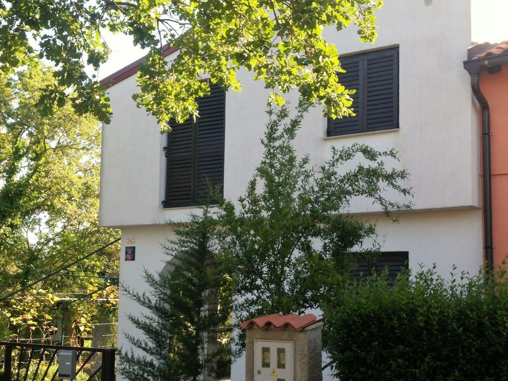 In Pavićini mit Grill, Terrasse und Garten-Image-tags.info