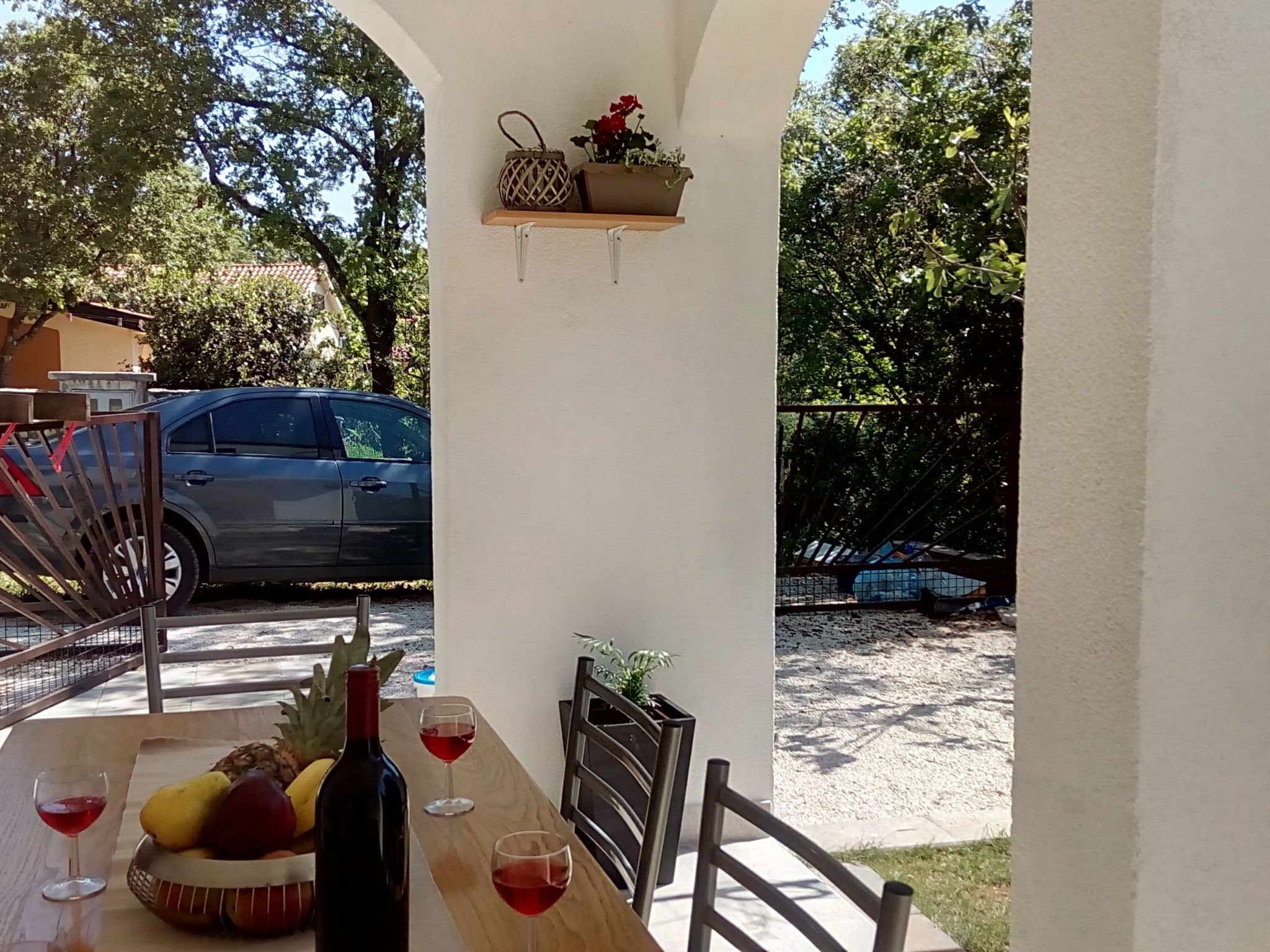 In Pavićini mit Grill, Terrasse und Garten-Image-tags.info