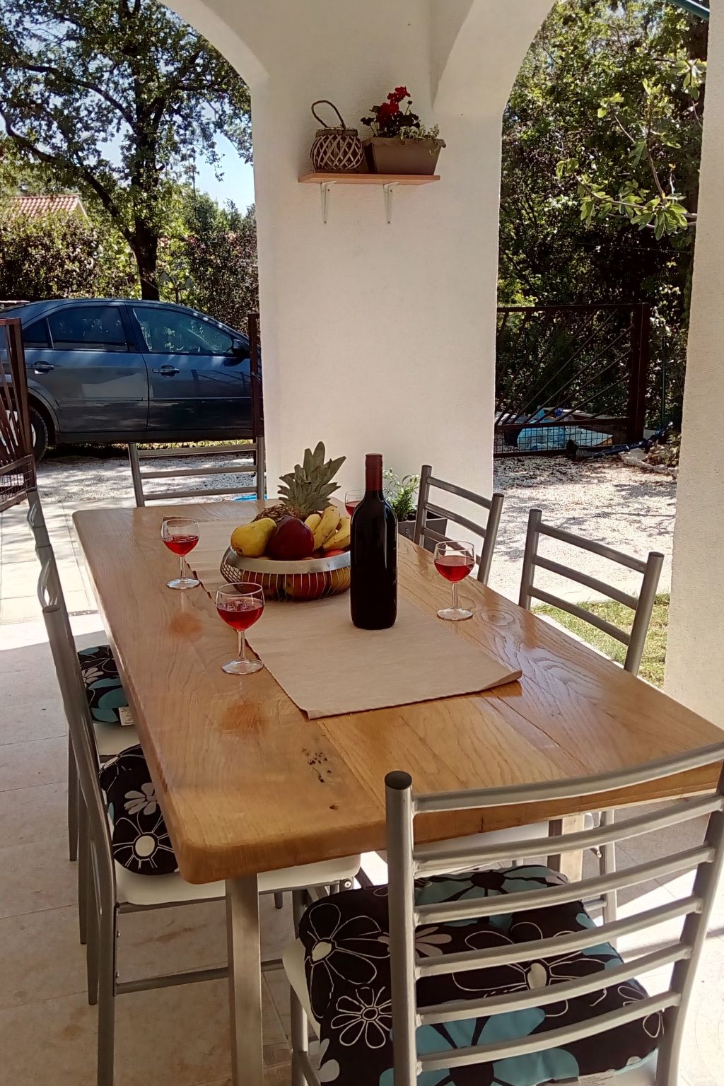 In Pavićini mit Grill, Terrasse und Garten-Image-tags.info