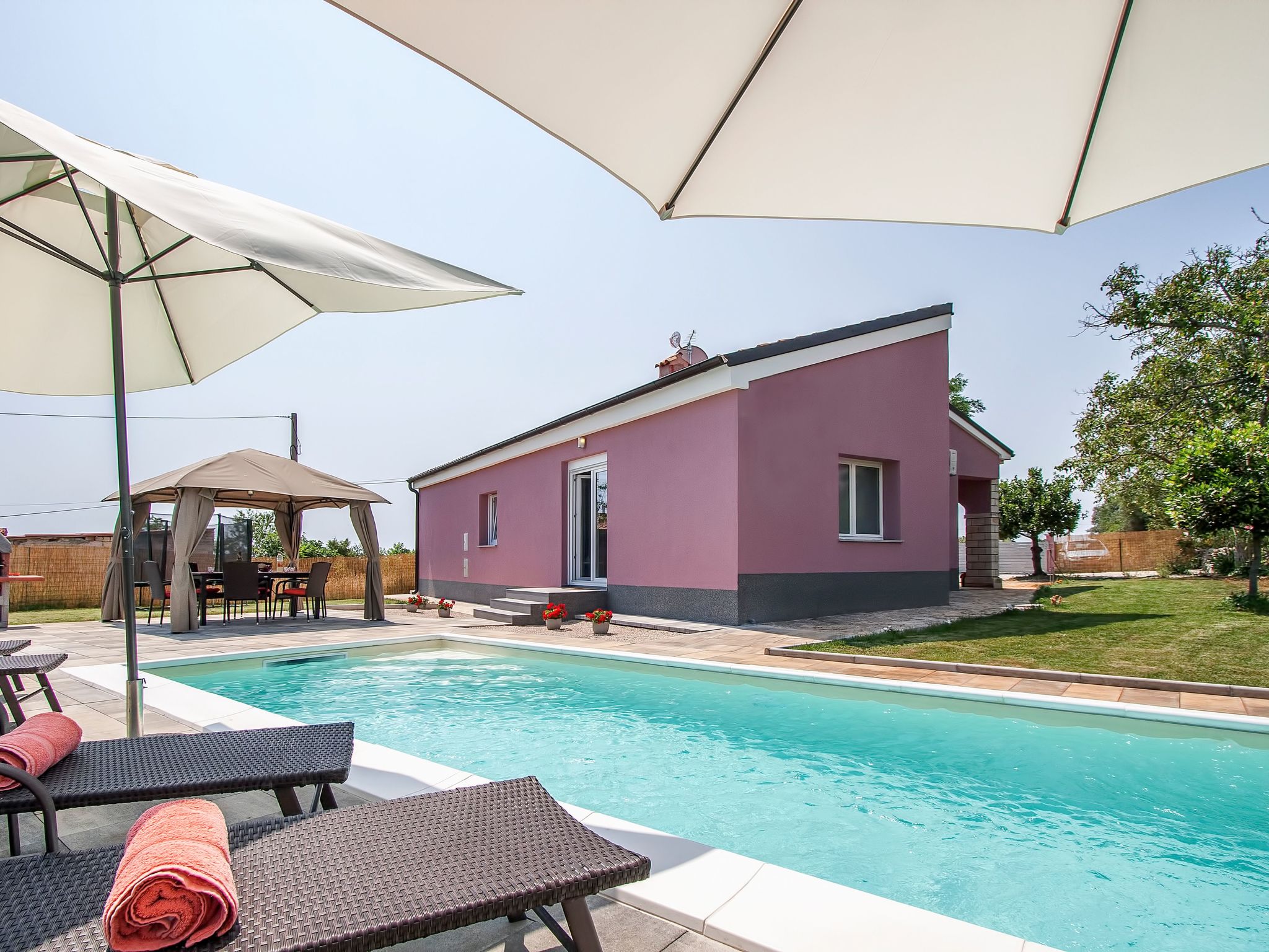 Vakantiehuis met privé zwembad in Pula/Krnica (Kroatië) voor 5 personen