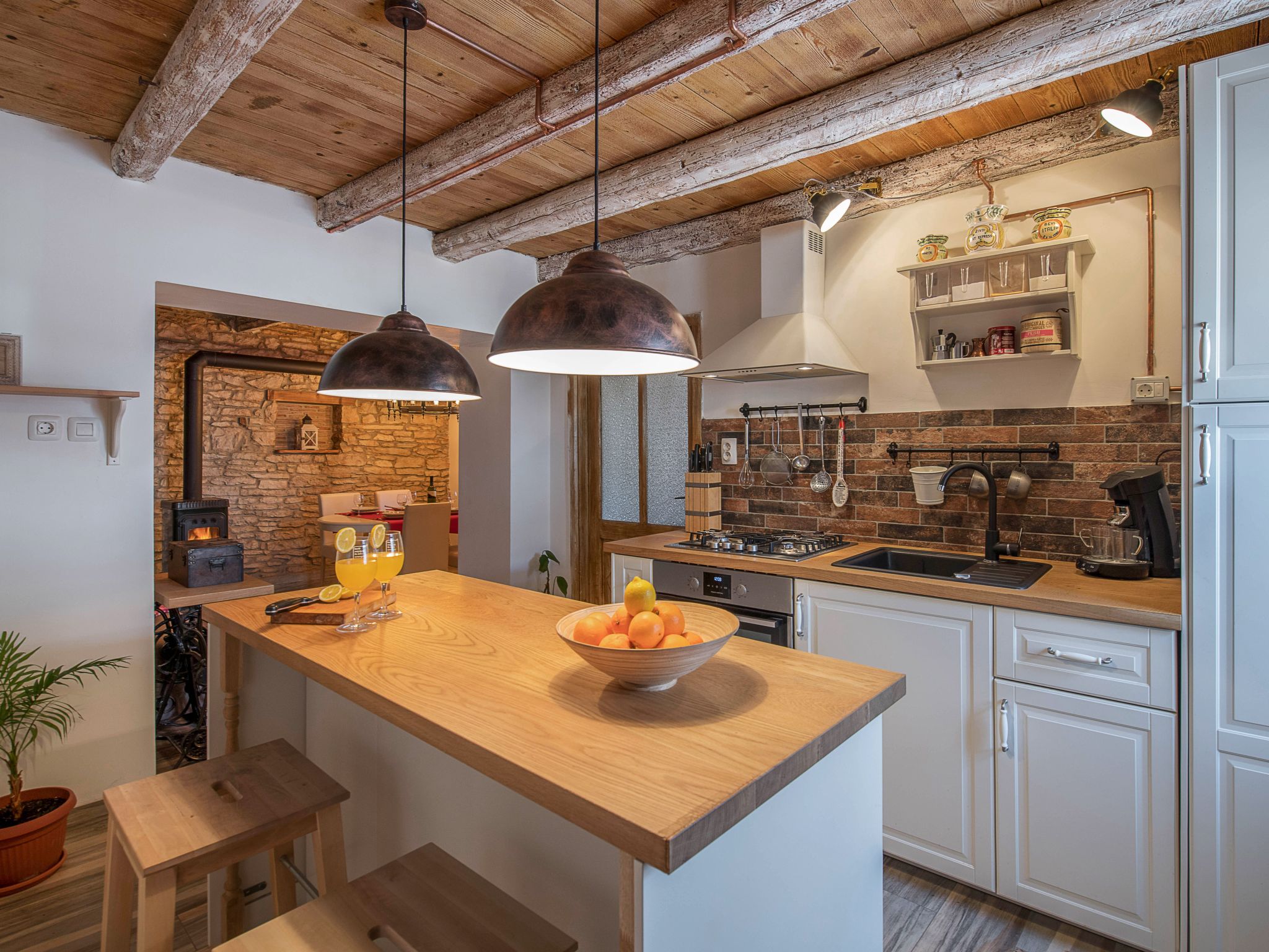 Mit Garten, Terrasse und Grill-Binnen