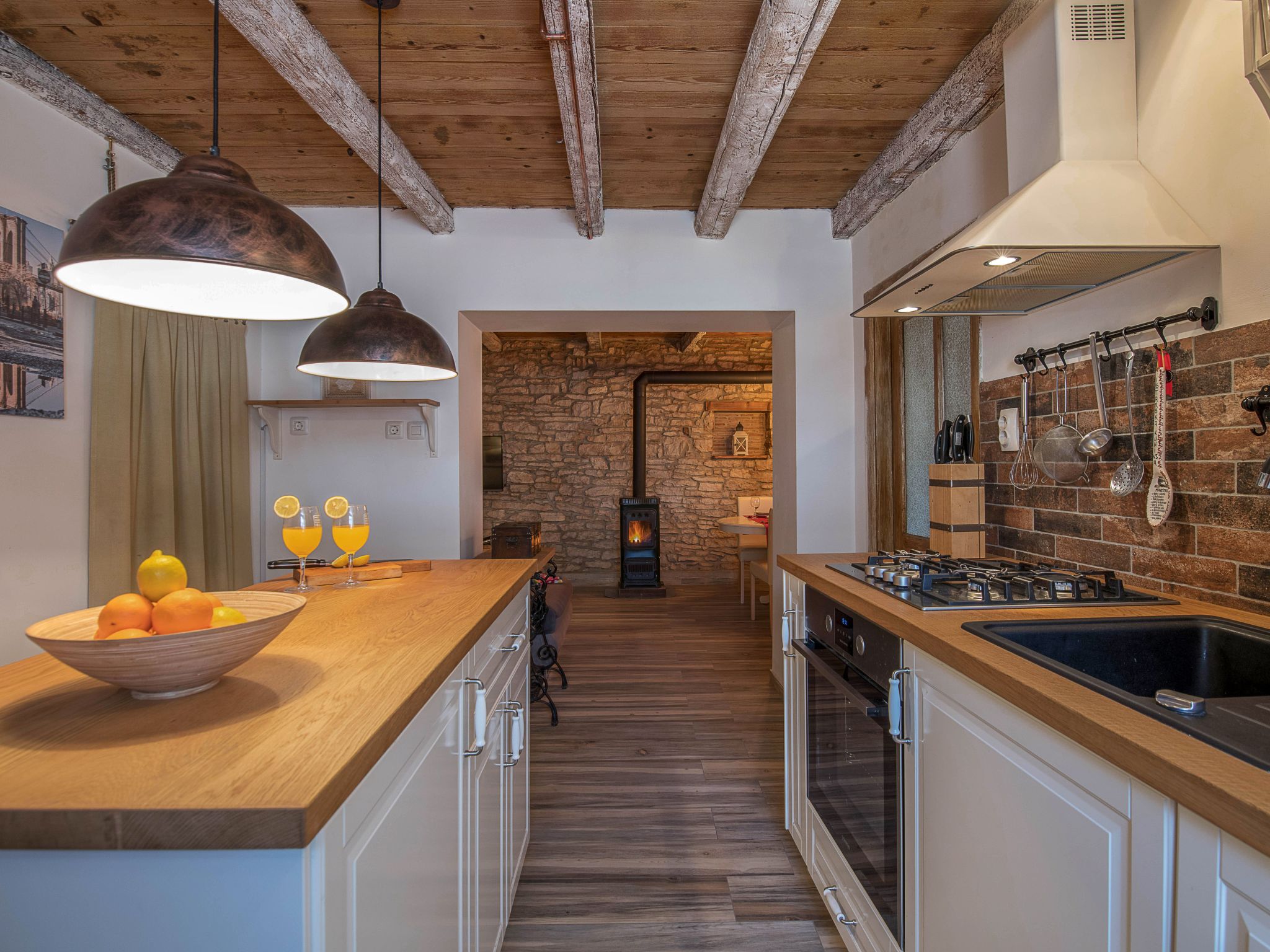 Mit Garten, Terrasse und Grill-Binnen