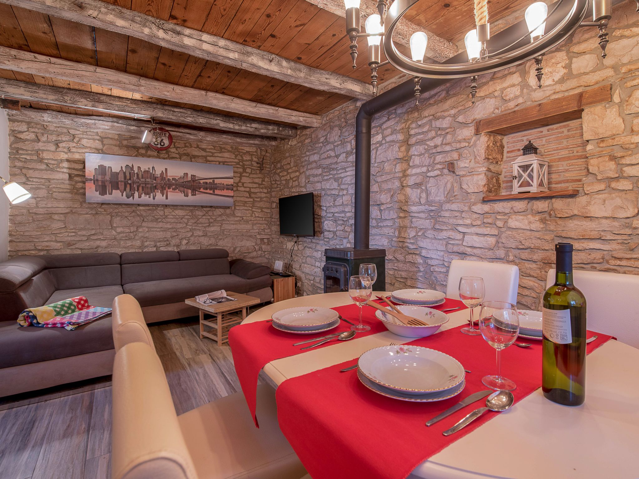 Mit Garten, Terrasse und Grill-Binnen