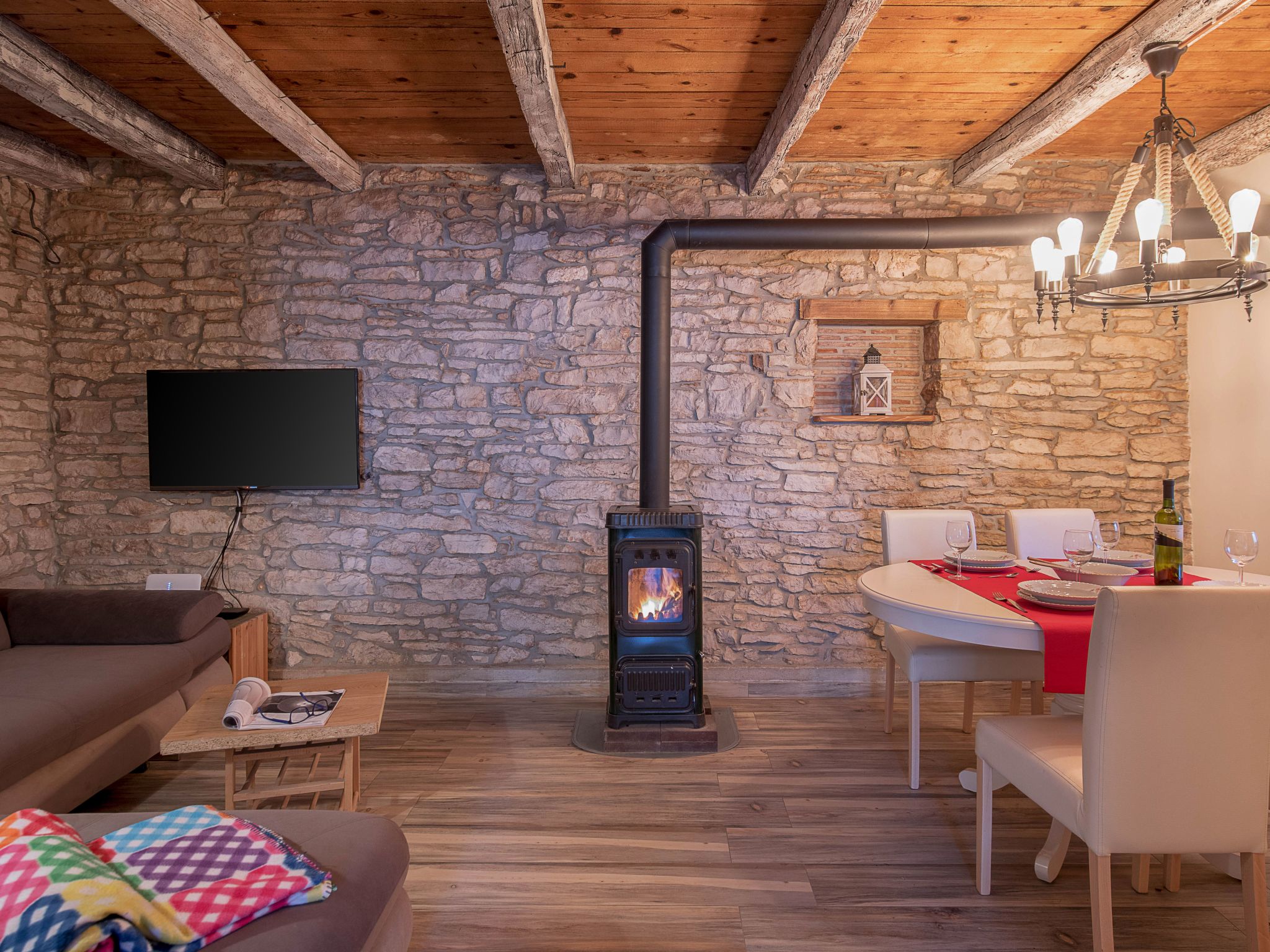 Mit Garten, Terrasse und Grill-Binnen