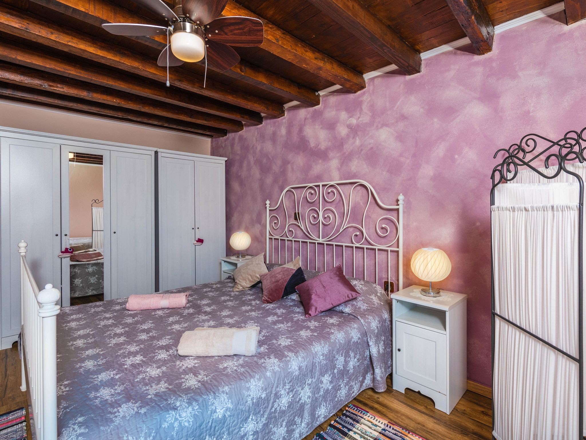 Mit Garten, Terrasse und Grill-Binnen