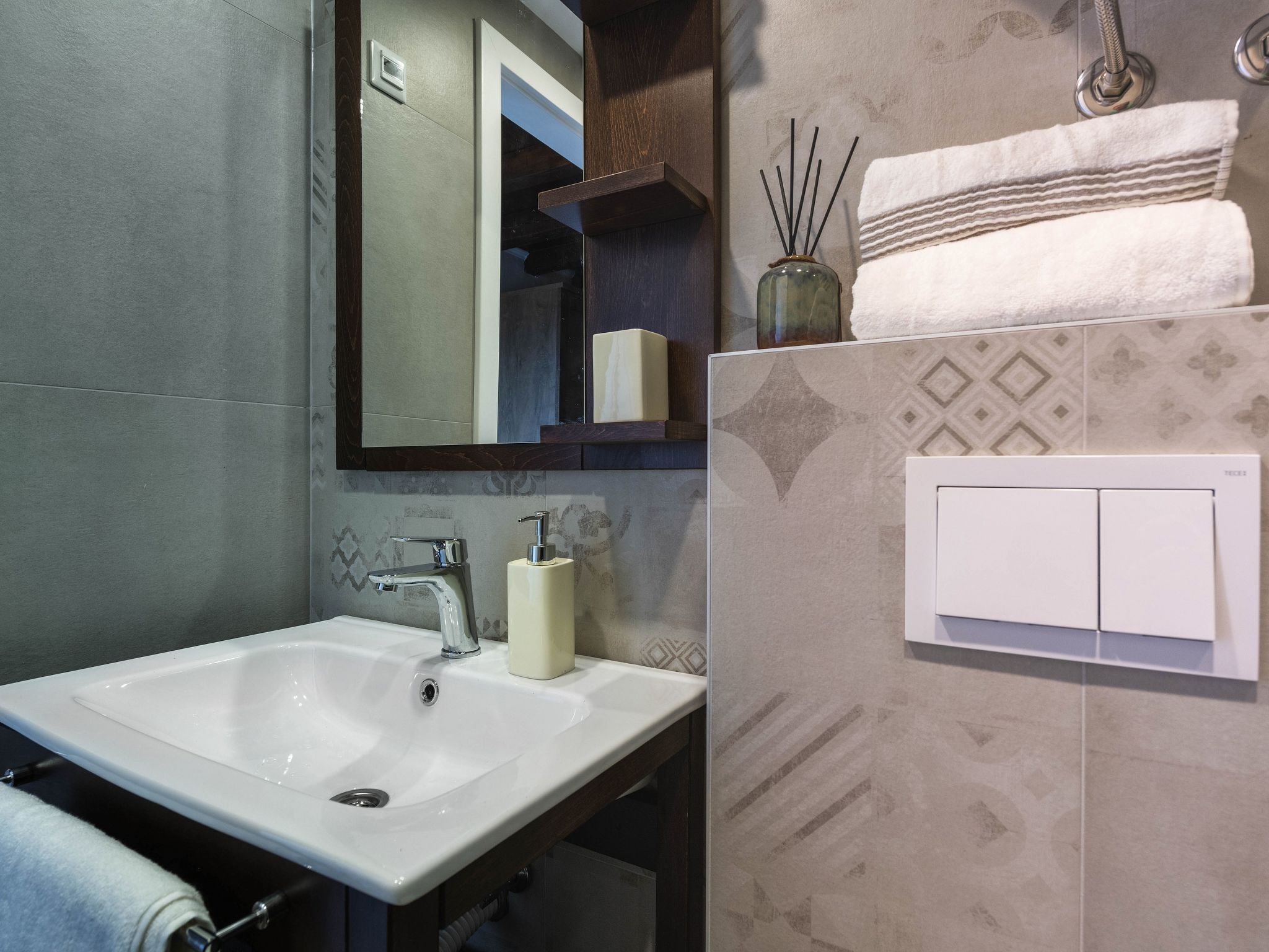 Mit Garten, Terrasse und Grill-Binnen