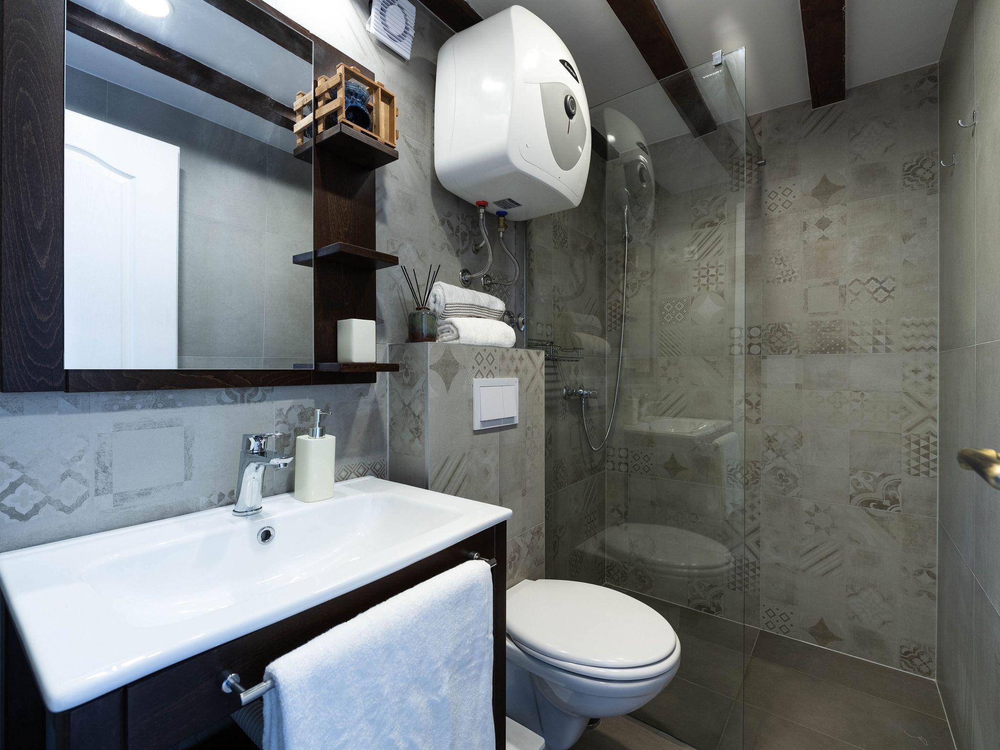 Mit Garten, Terrasse und Grill-Binnen