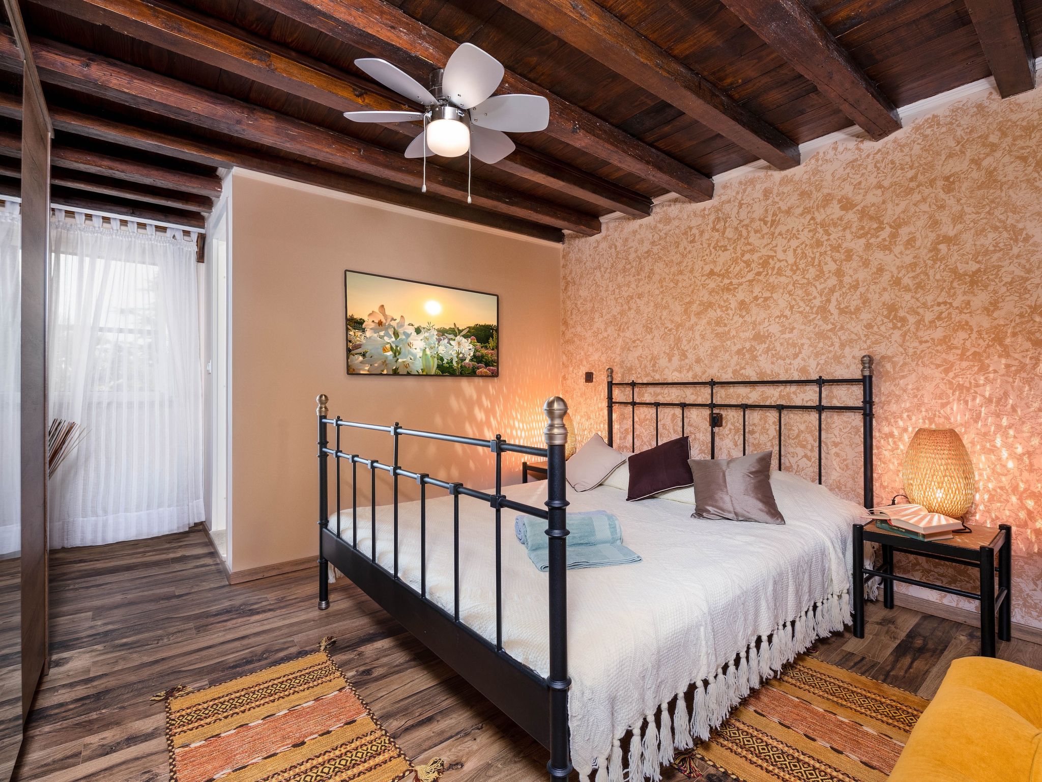 Mit Garten, Terrasse und Grill-Binnen