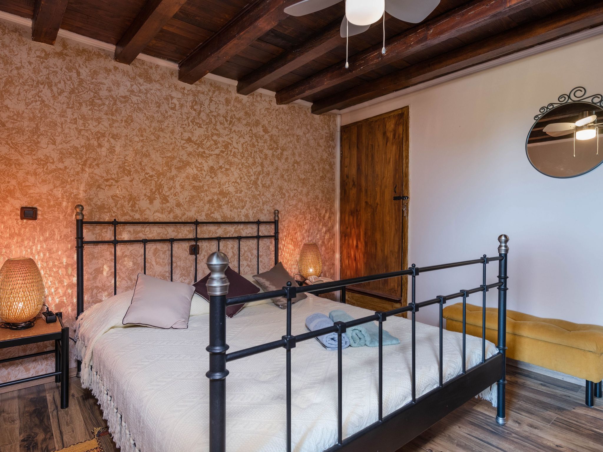 Mit Garten, Terrasse und Grill-Binnen