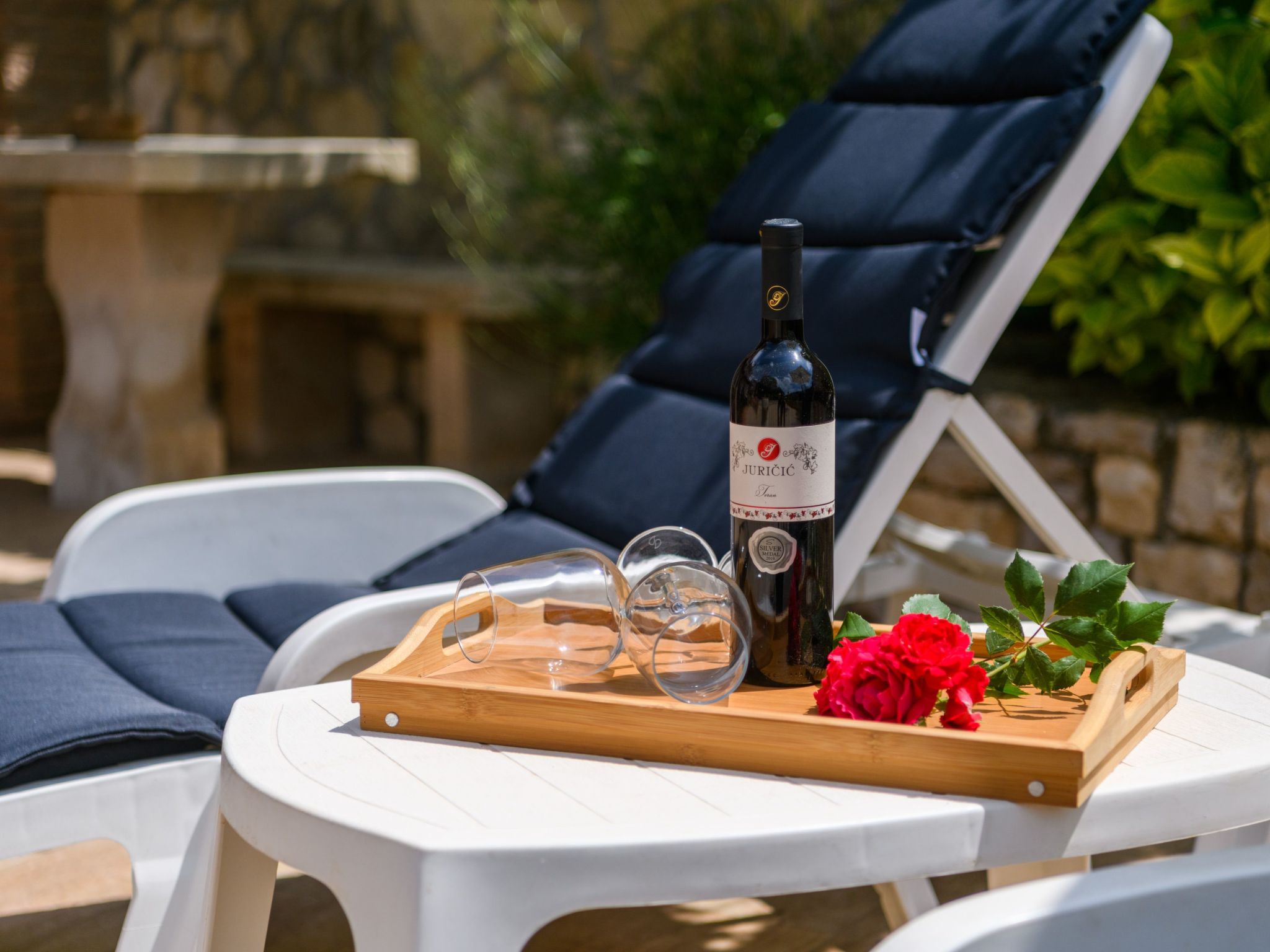 Mit Garten, Terrasse und Grill-Binnen