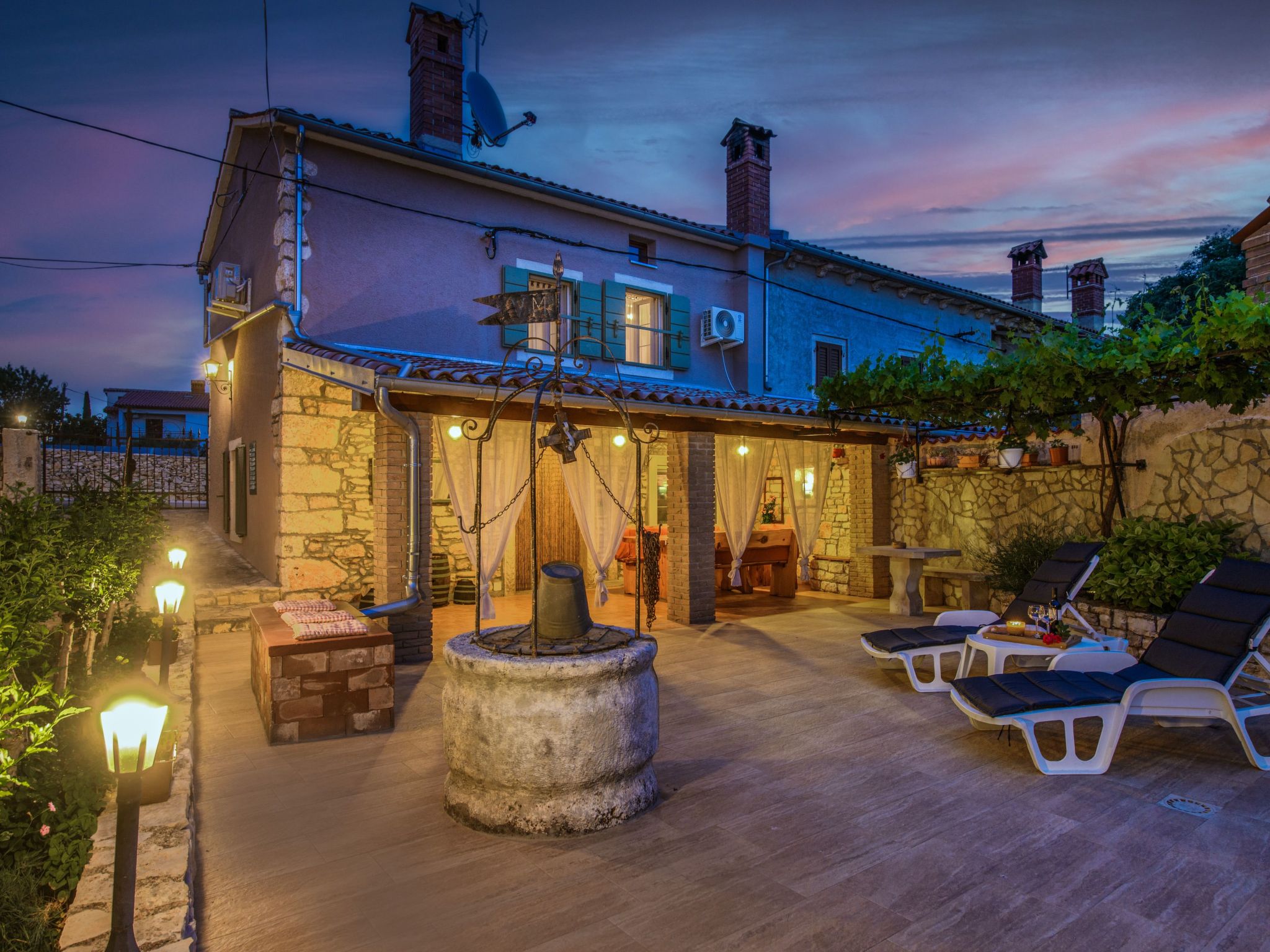 Mit Garten, Terrasse und Grill-Binnen