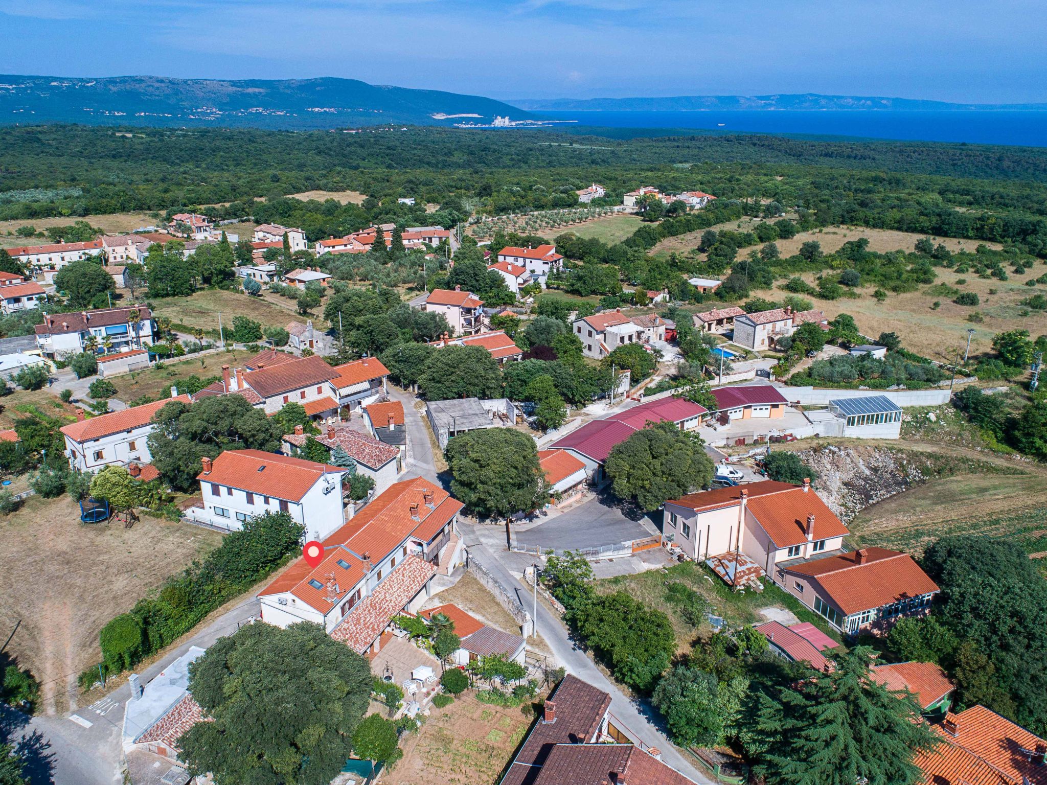 Mit Garten, Terrasse und Grill-Binnen