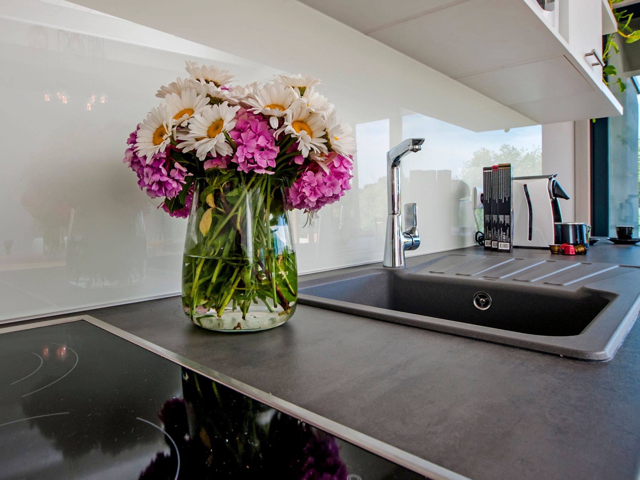 Vollständig freistehende Designervilla mit Infinity-Pool - Image-tags.info