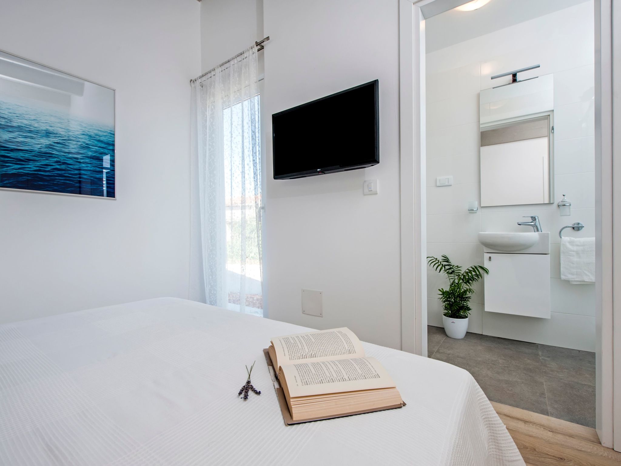 Vollständig freistehende Designervilla mit Infinity-Pool - Image-tags.info