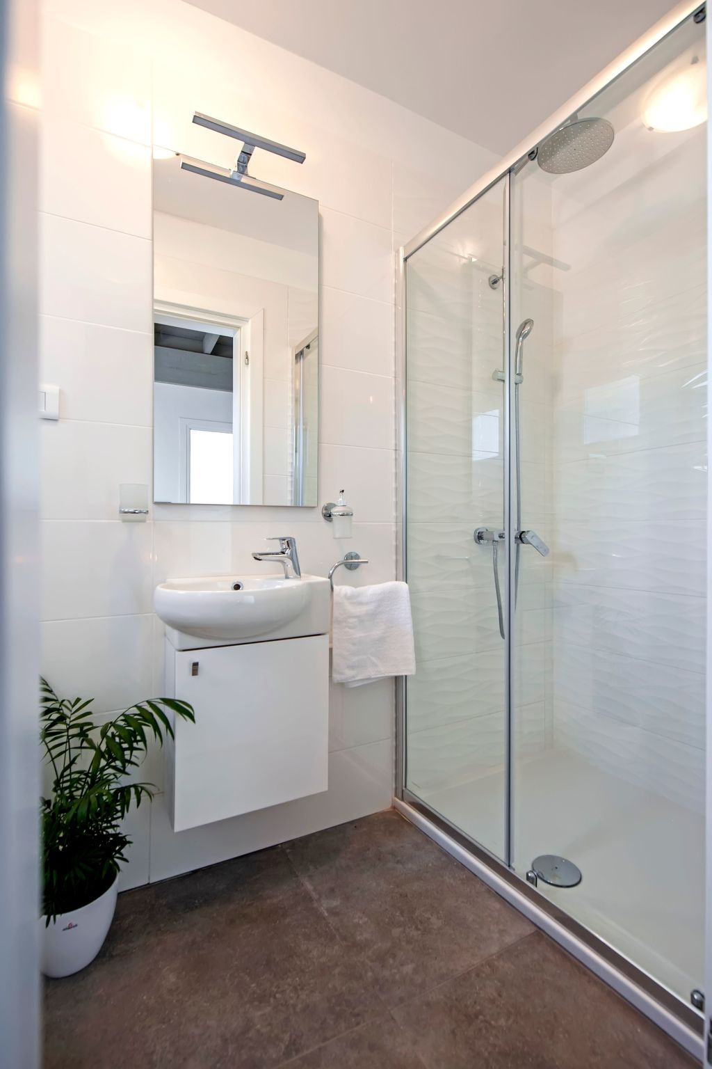 Vollständig freistehende Designervilla mit Infinity-Pool - Image-tags.info