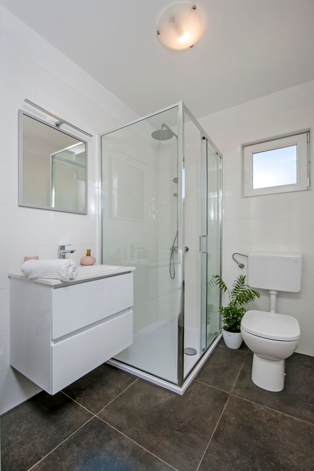 Vollständig freistehende Designervilla mit Infinity-Pool - Image-tags.info