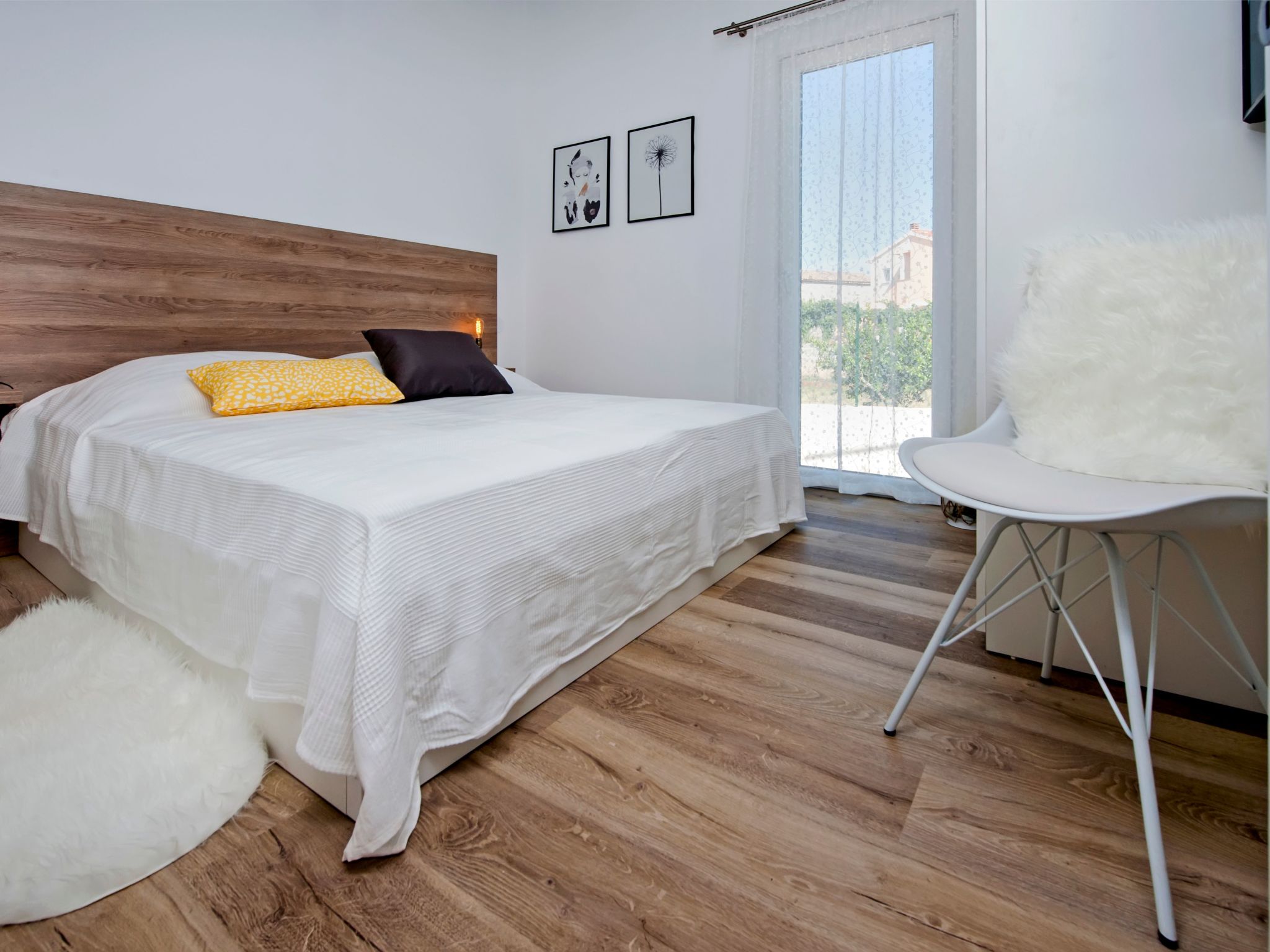 Vollständig freistehende Designervilla mit Infinity-Pool - Image-tags.info