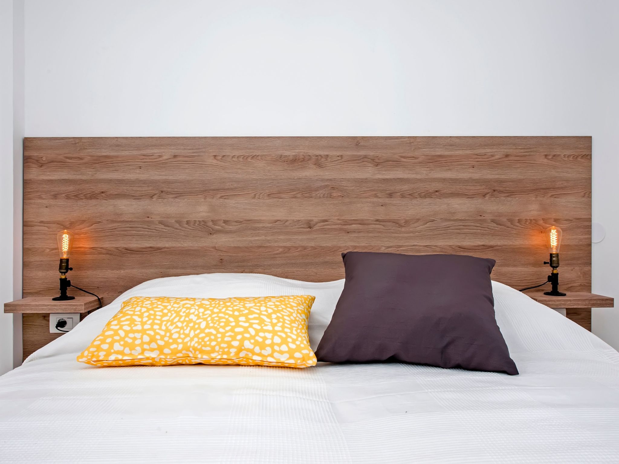 Vollständig freistehende Designervilla mit Infinity-Pool - Image-tags.info