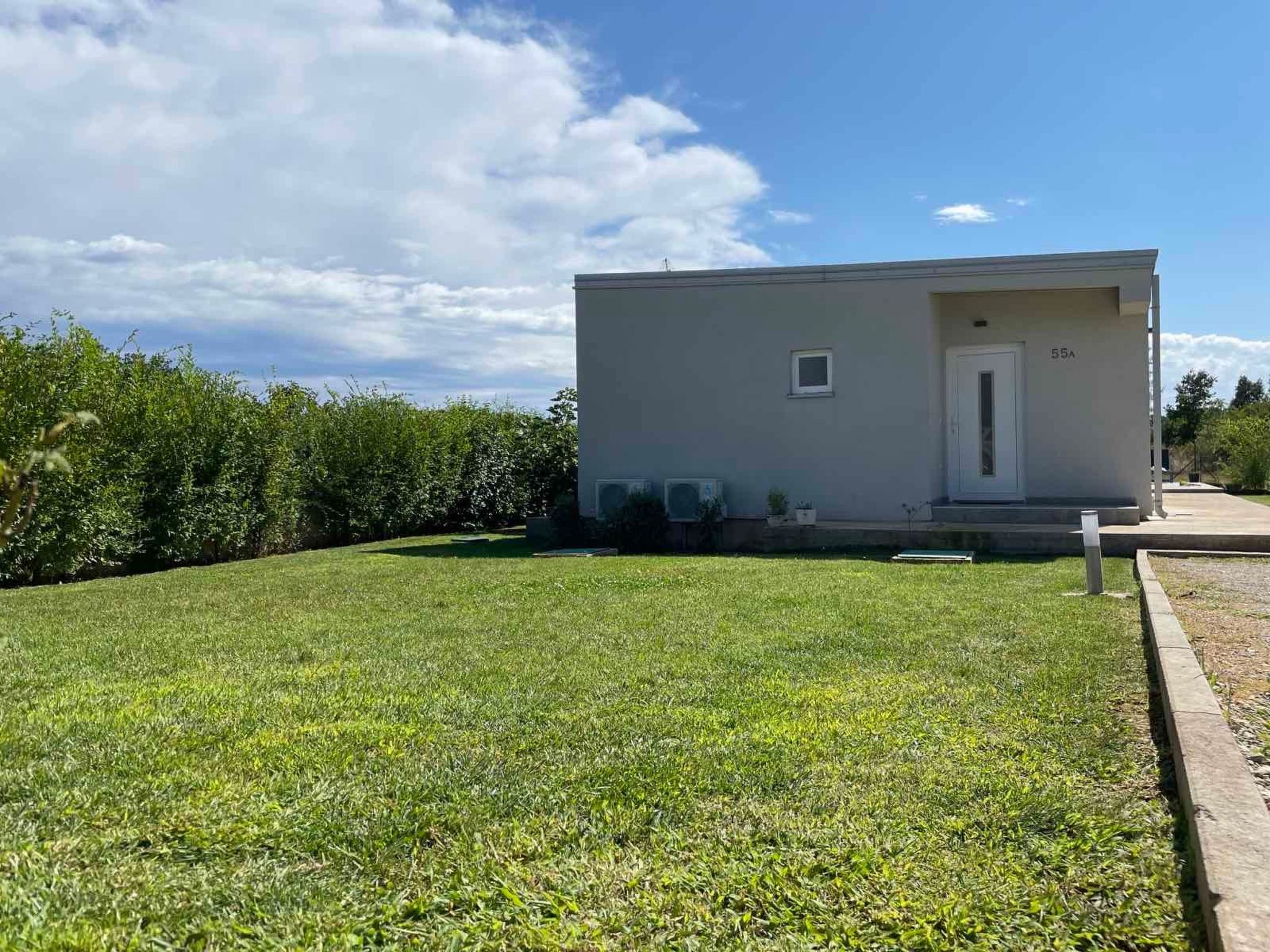 Vollständig freistehende Designervilla mit Infinity-Pool - Image-tags.info