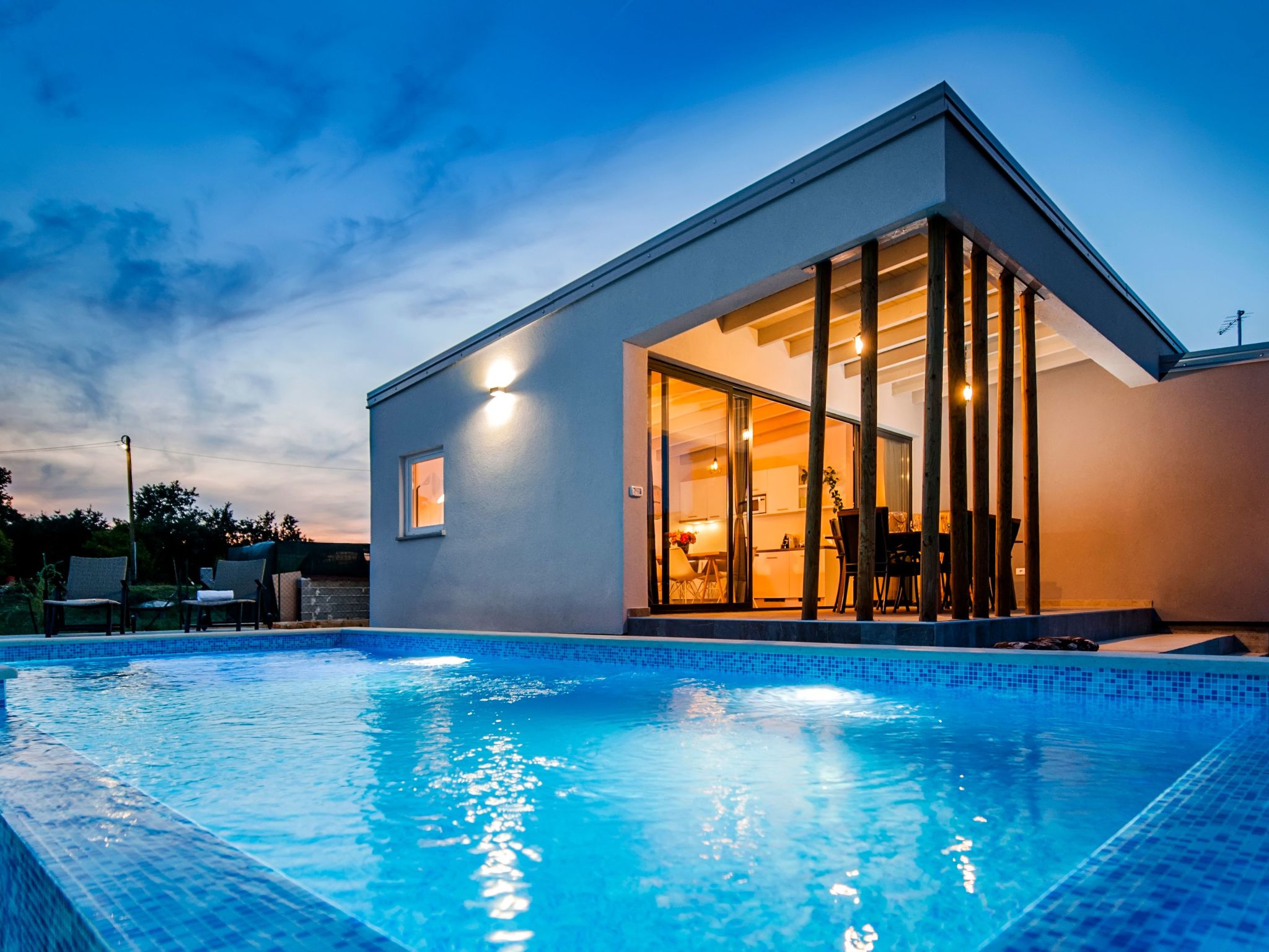 Vollständig freistehende Designervilla mit Infinity-Pool - Image-tags.info