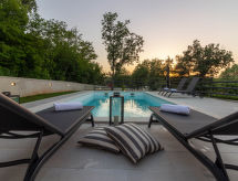 Villa Foska: Moderne oase met privézwembad in Krnica, vlakbij zee - thumbnail 3