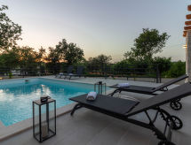 Villa Foska: Moderne oase met privézwembad in Krnica, vlakbij zee - thumbnail 2
