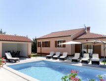 Vrijstaande vakantiewoning Dori met privézwembad nabij Rakalj, Istrië - thumbnail 1