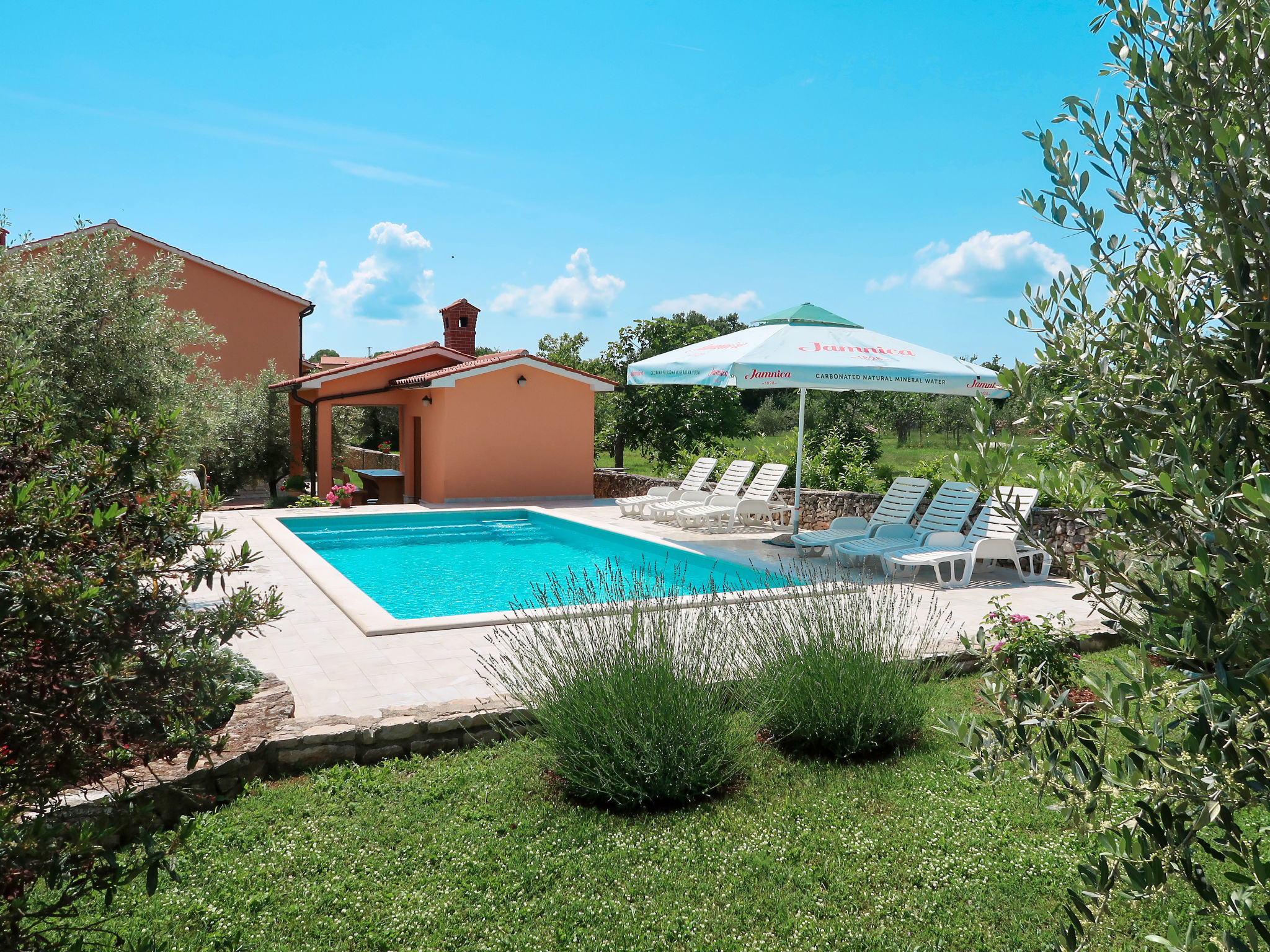 Martina — Pool Outdoor (3 of 21)