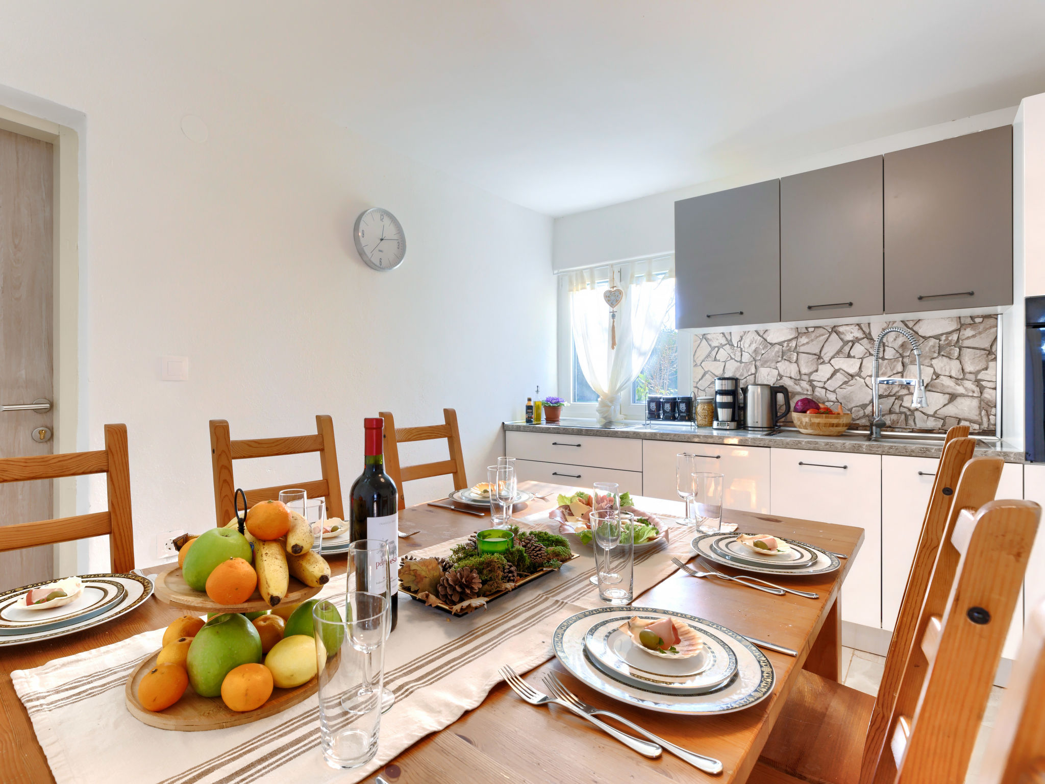 Kitchen / Dining Room