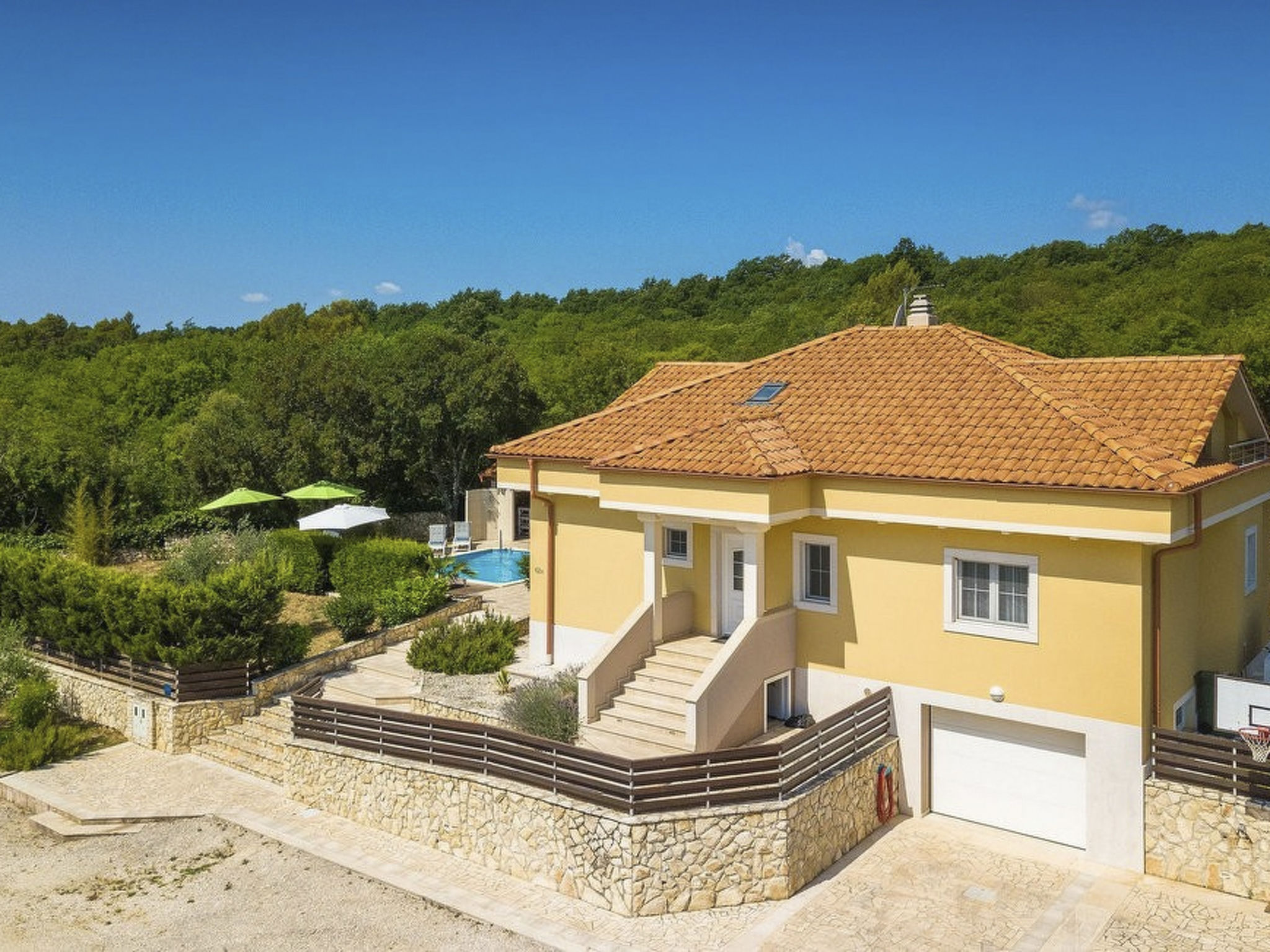 Vakantiehuis met privé zwembad in Pula/Rakalj (Kroatië) voor 10 personen