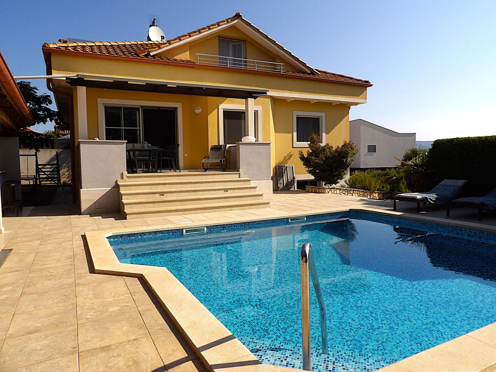 Villa Krase mit Pool-Dedans