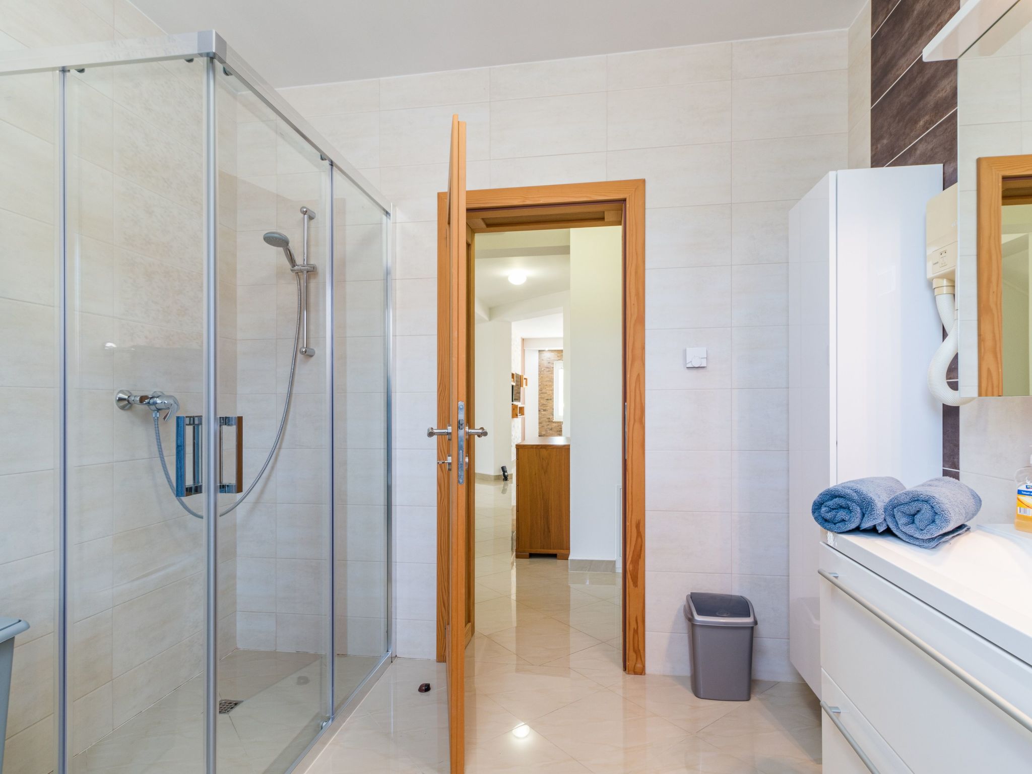 Villa Krase mit Pool-Dedans