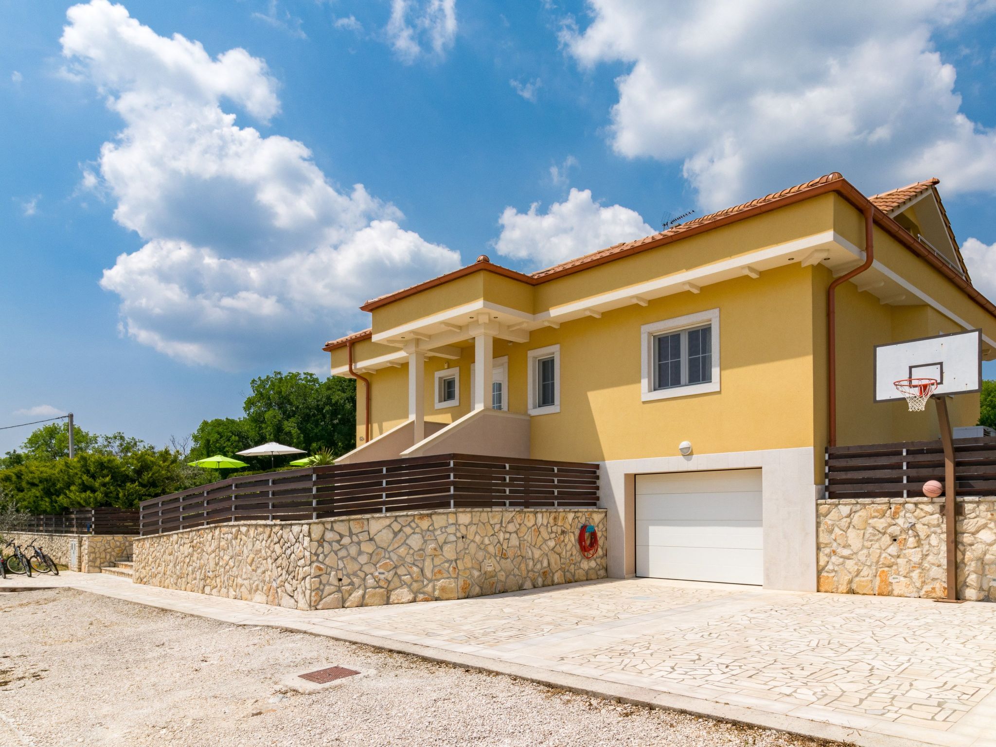 Villa Krase mit Pool-Dedans