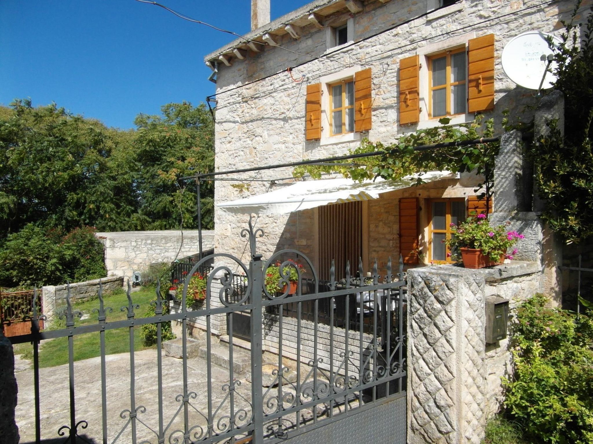 Villa 'Vickovi' mit Gemeinschaftspool-Binnen