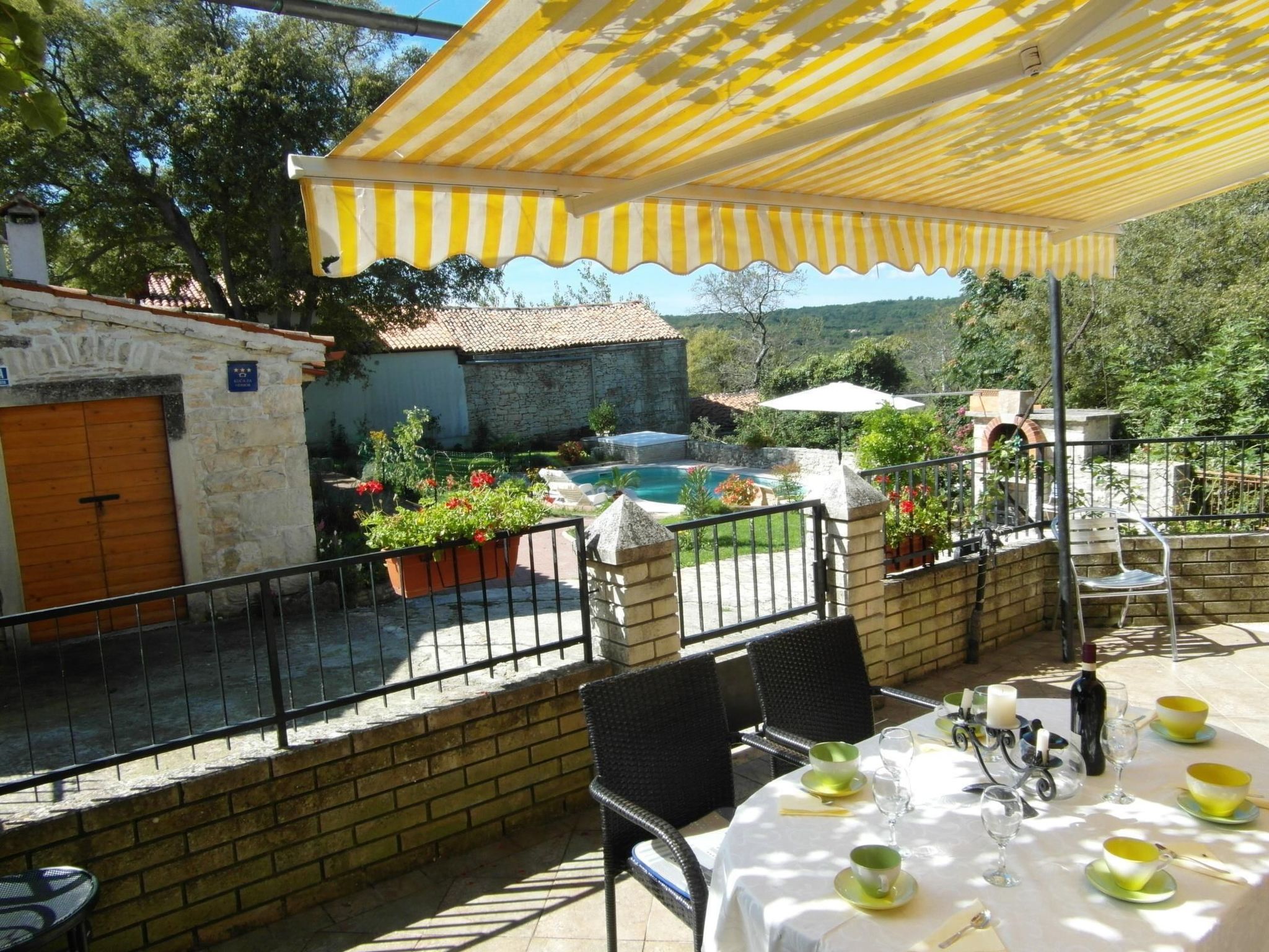 Villa 'Vickovi' mit Gemeinschaftspool-Binnen