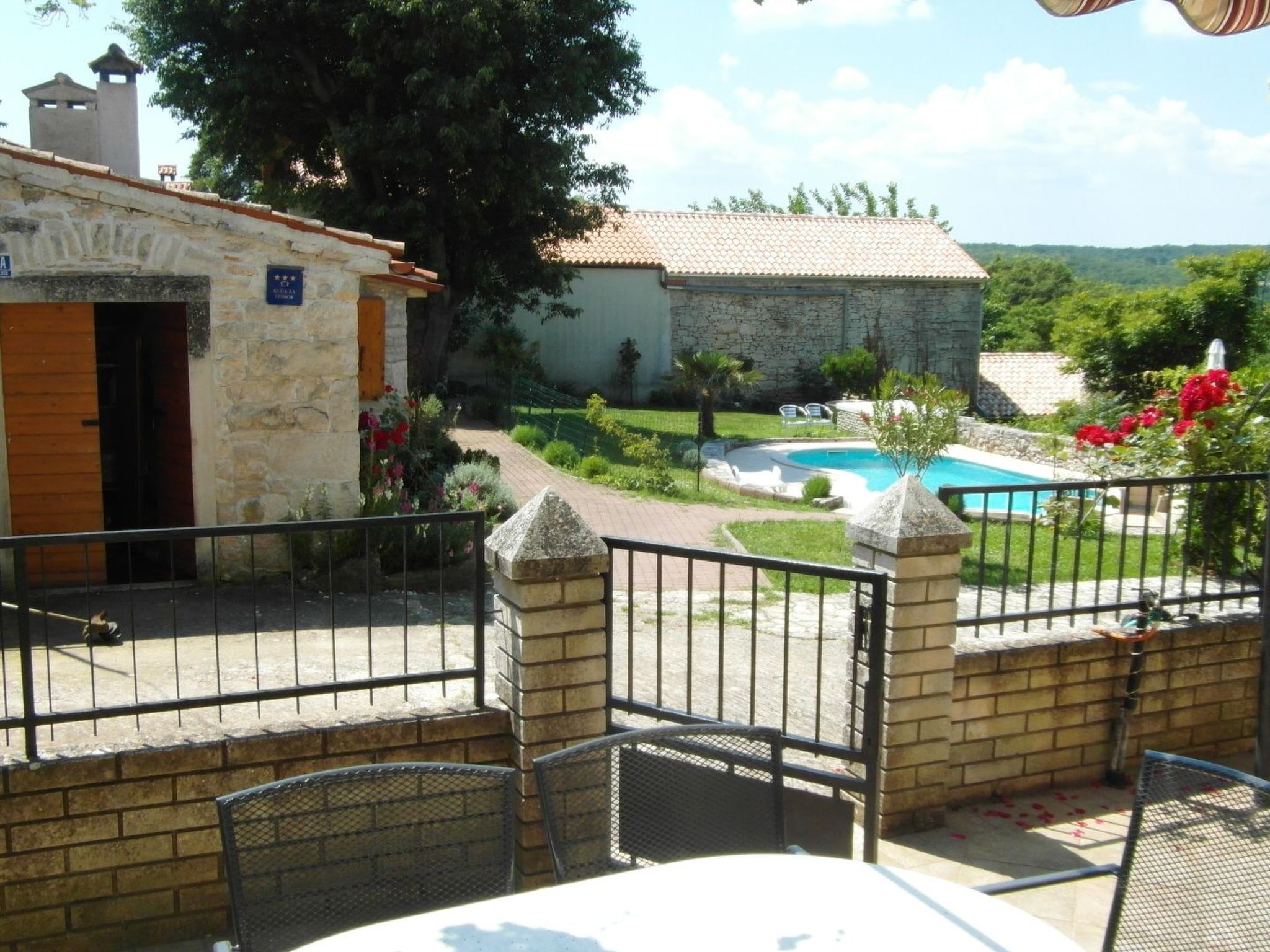 Villa 'Vickovi' mit Gemeinschaftspool-Binnen