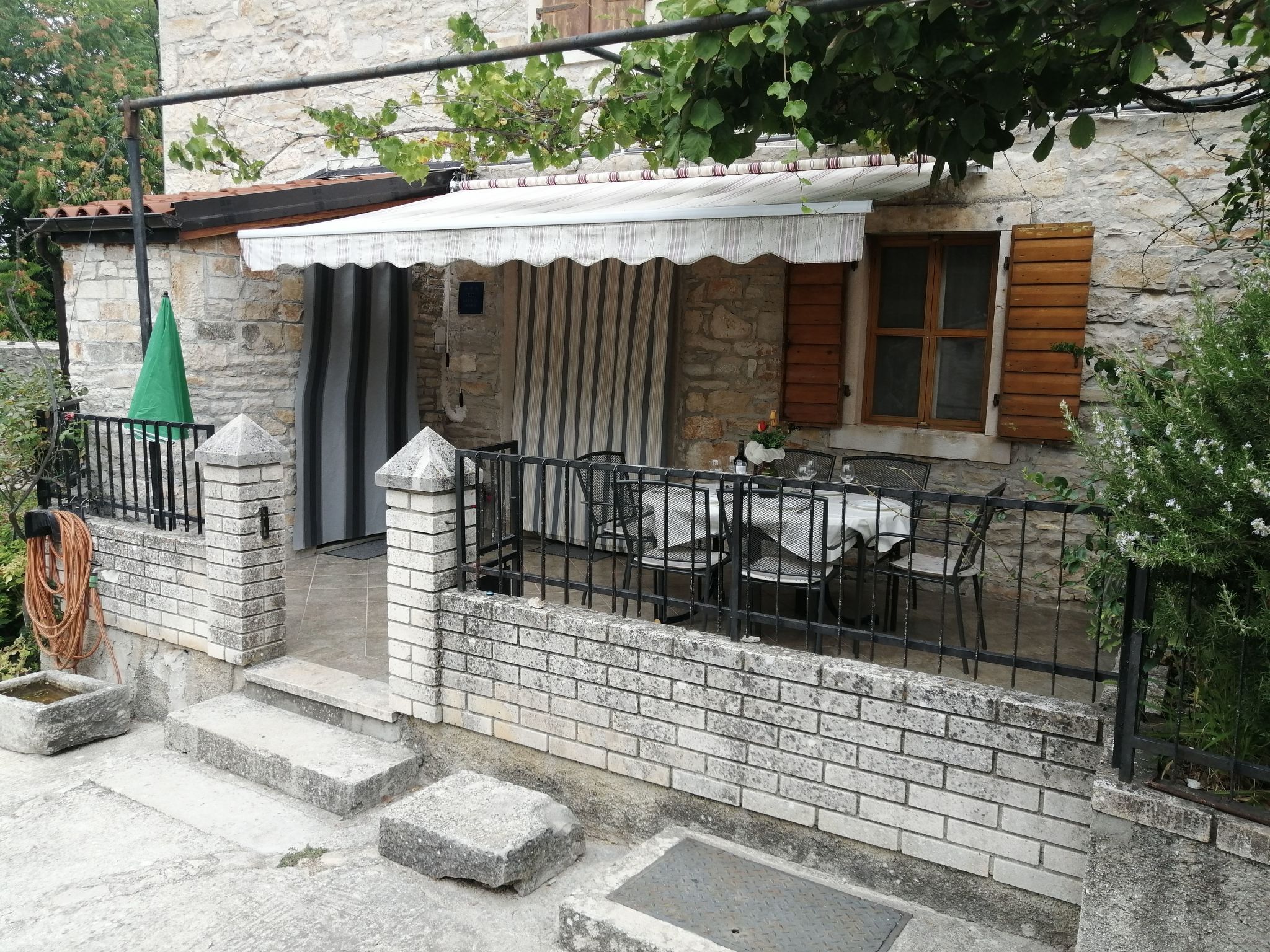 Villa 'Vickovi' mit Gemeinschaftspool-Binnen