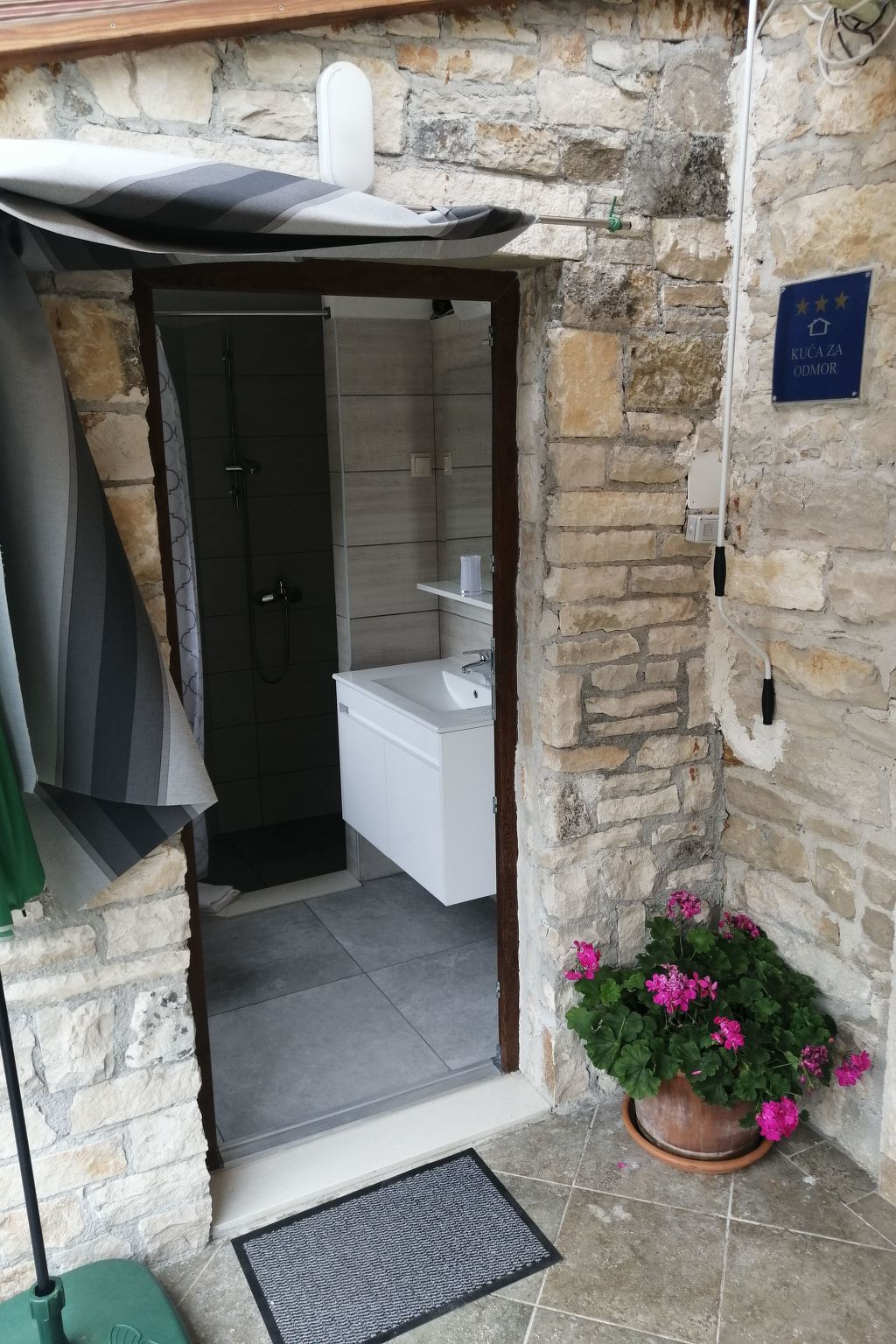 Villa 'Vickovi' mit Gemeinschaftspool-Binnen