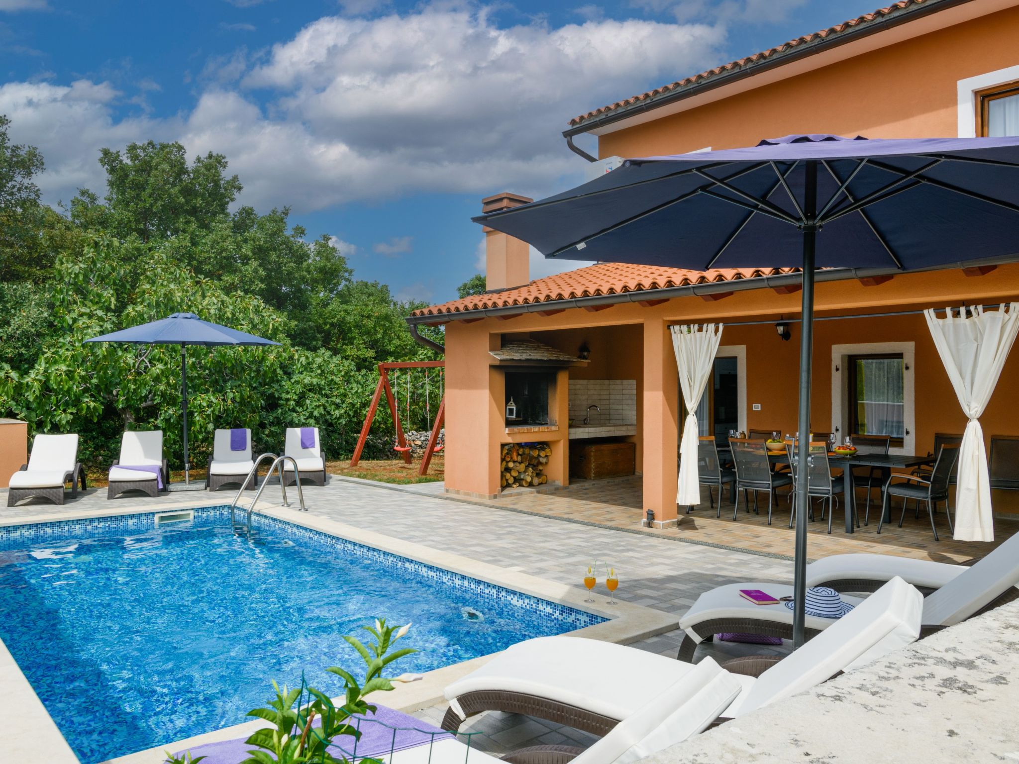 Villa mit privatem Pool auf einem 4000 Quadratmeter großen Grundstück.-Drinnen