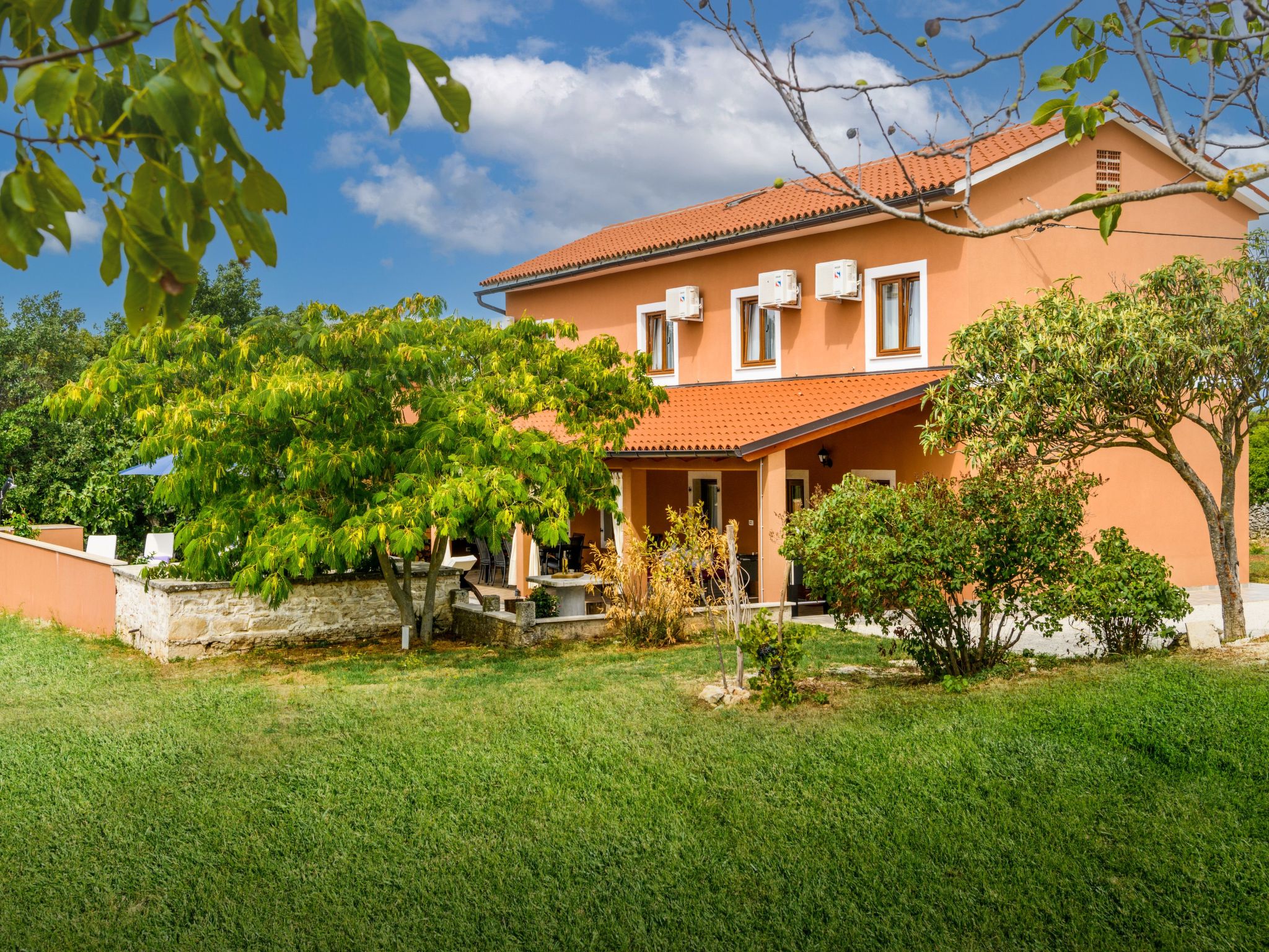 Villa mit privatem Pool auf einem 4000 Quadratmeter großen Grundstück.-Drinnen