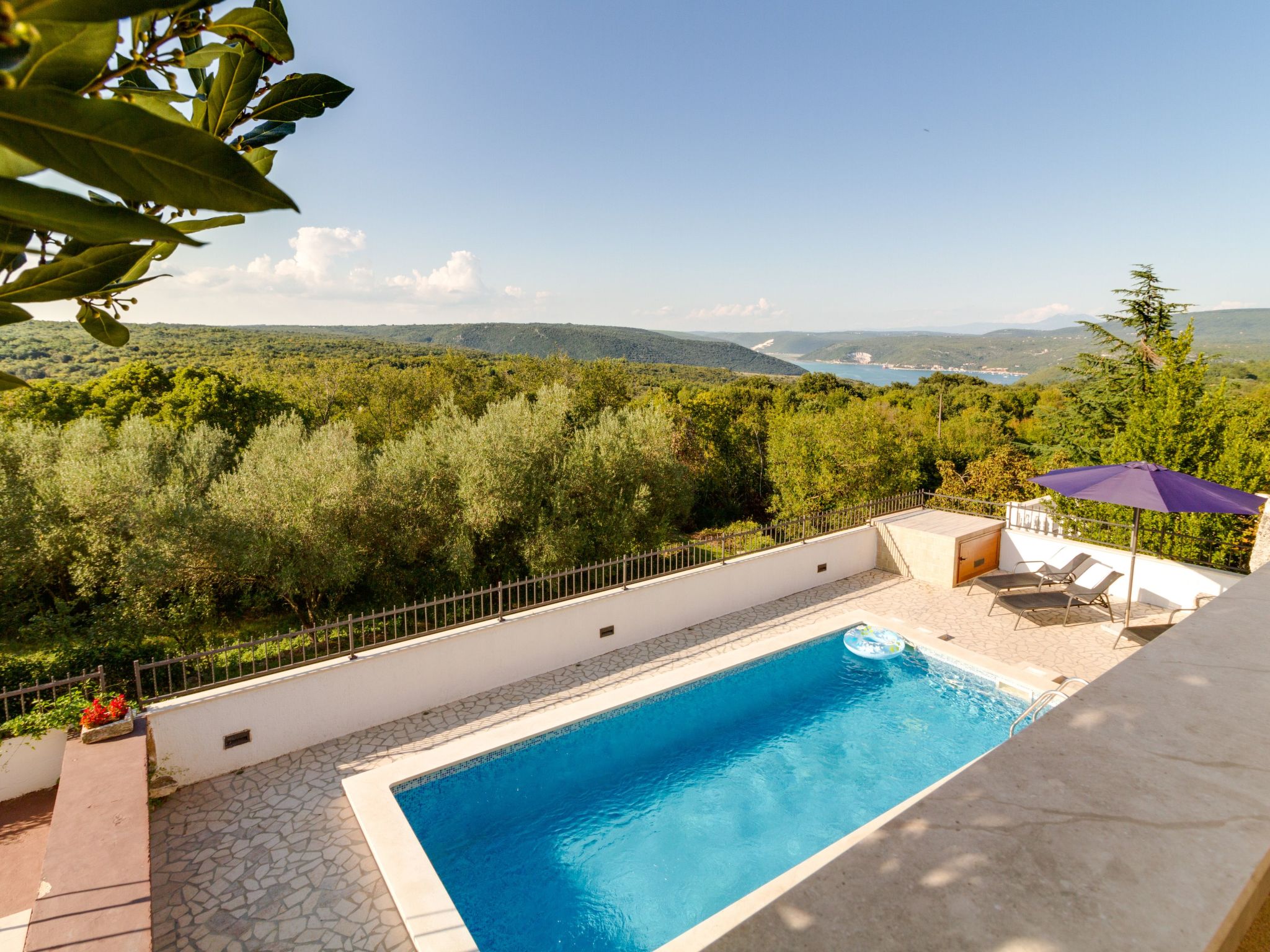 Vakantiehuis met omheinde tuin in Pula/Rakalj (Kroatië) 1 hond is welkom