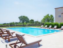 in Rakalj mit Grill, Garten und Terrasse