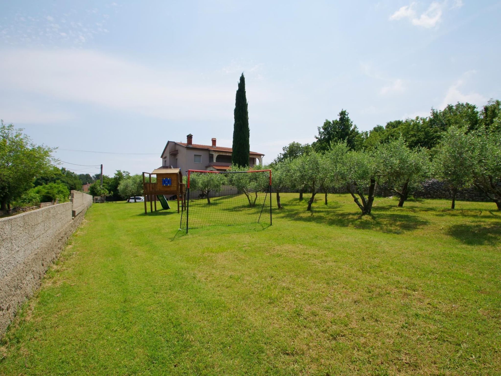 Wohnung in Rakalj mit privatem Parkplatz-Buiten