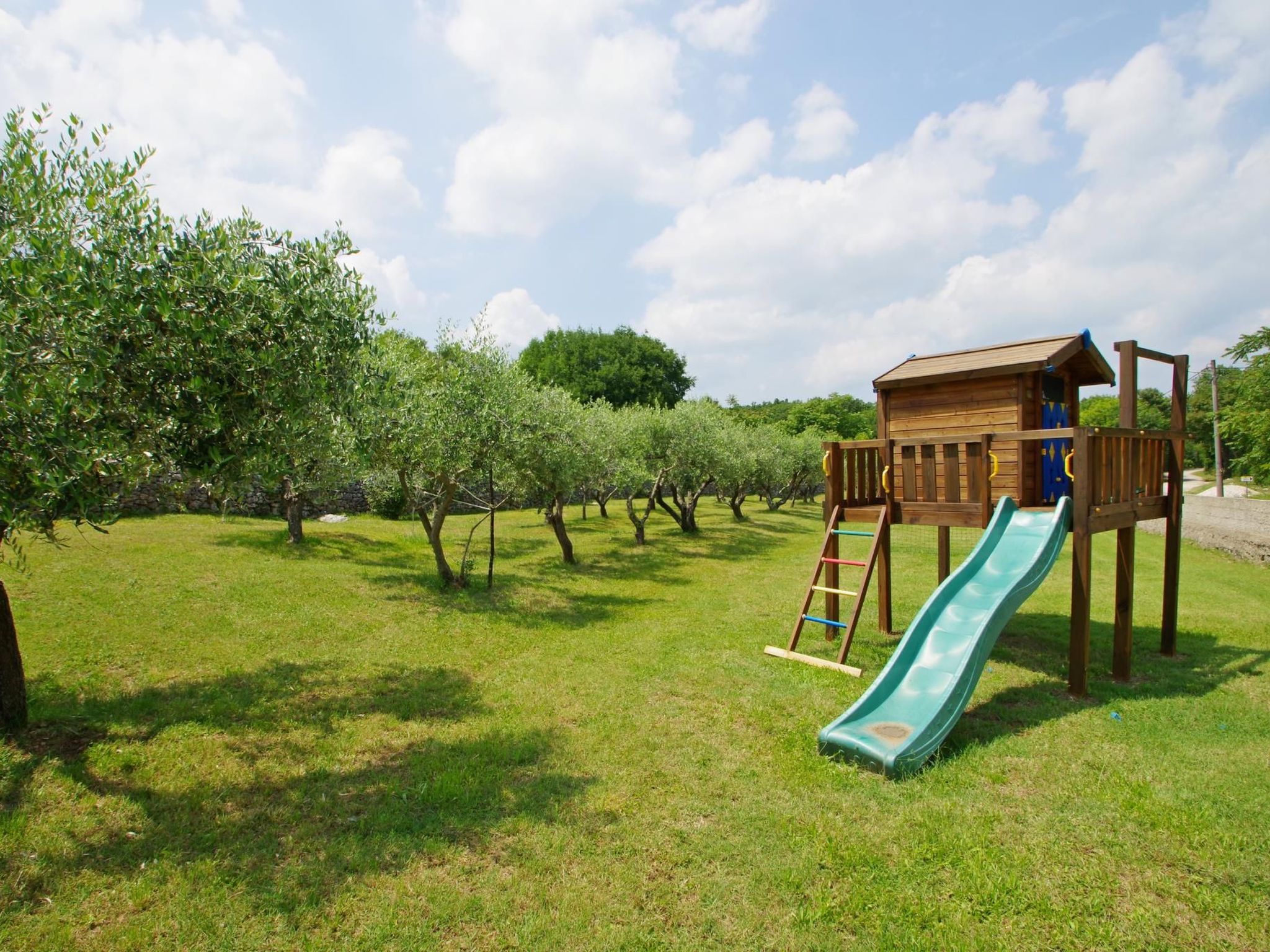 Wohnung in Rakalj mit privatem Parkplatz-Buiten