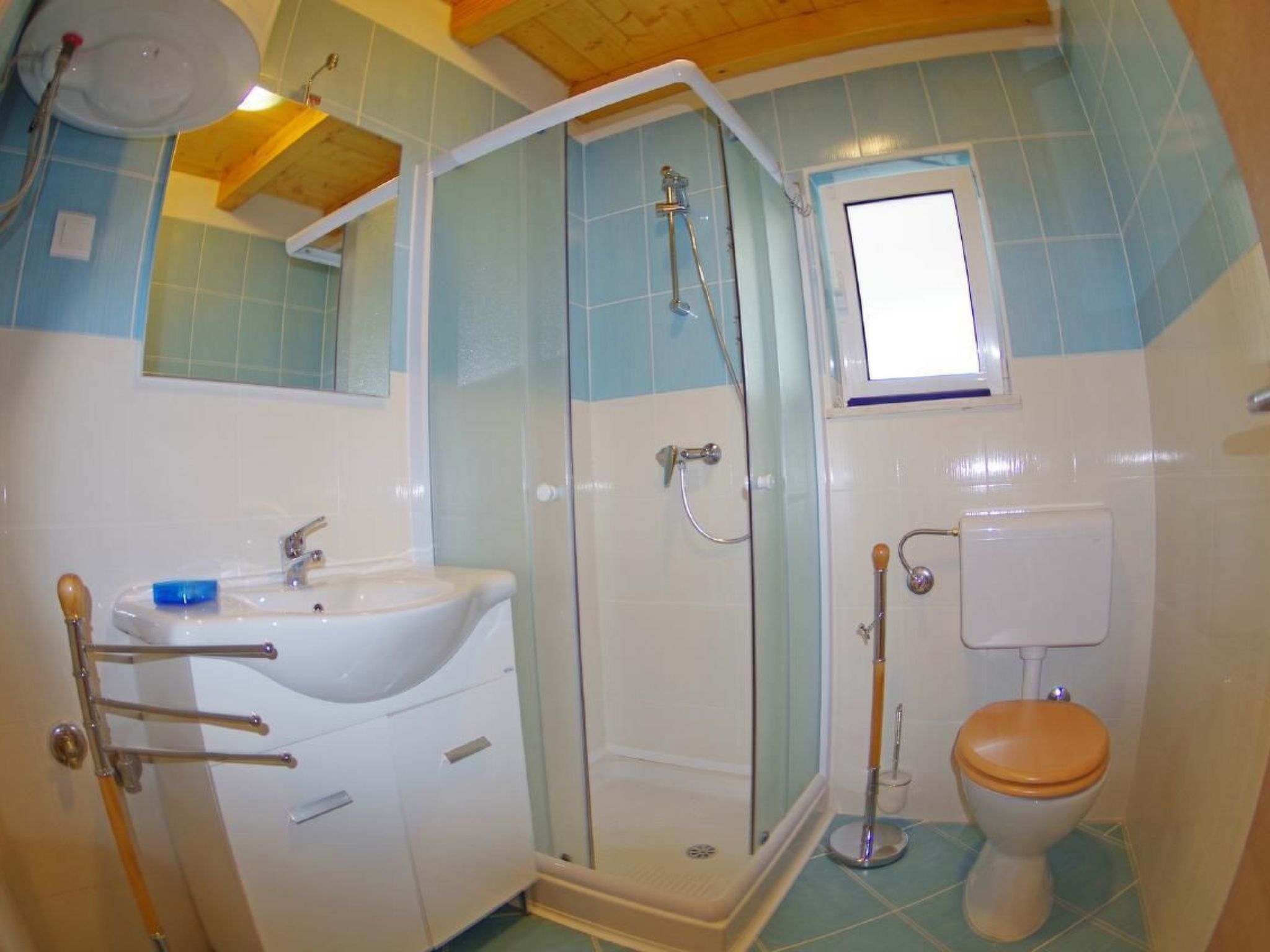 Appartement in Rakalj mit gemeinsamem Pool, Terrasse und Grill-Dedans